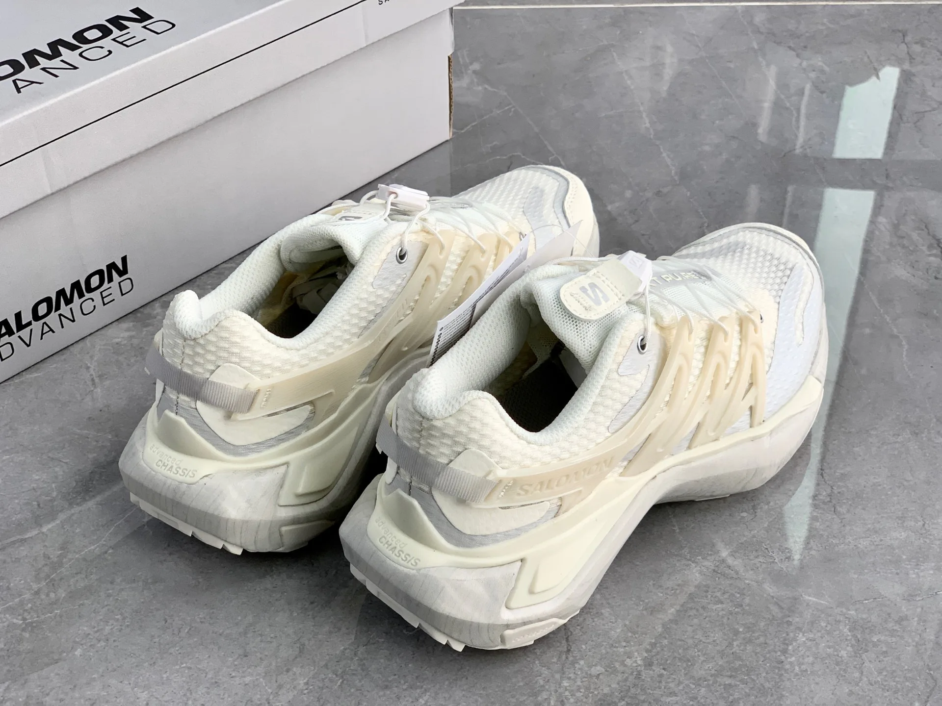 Кроссовки Женские Salomon 2038