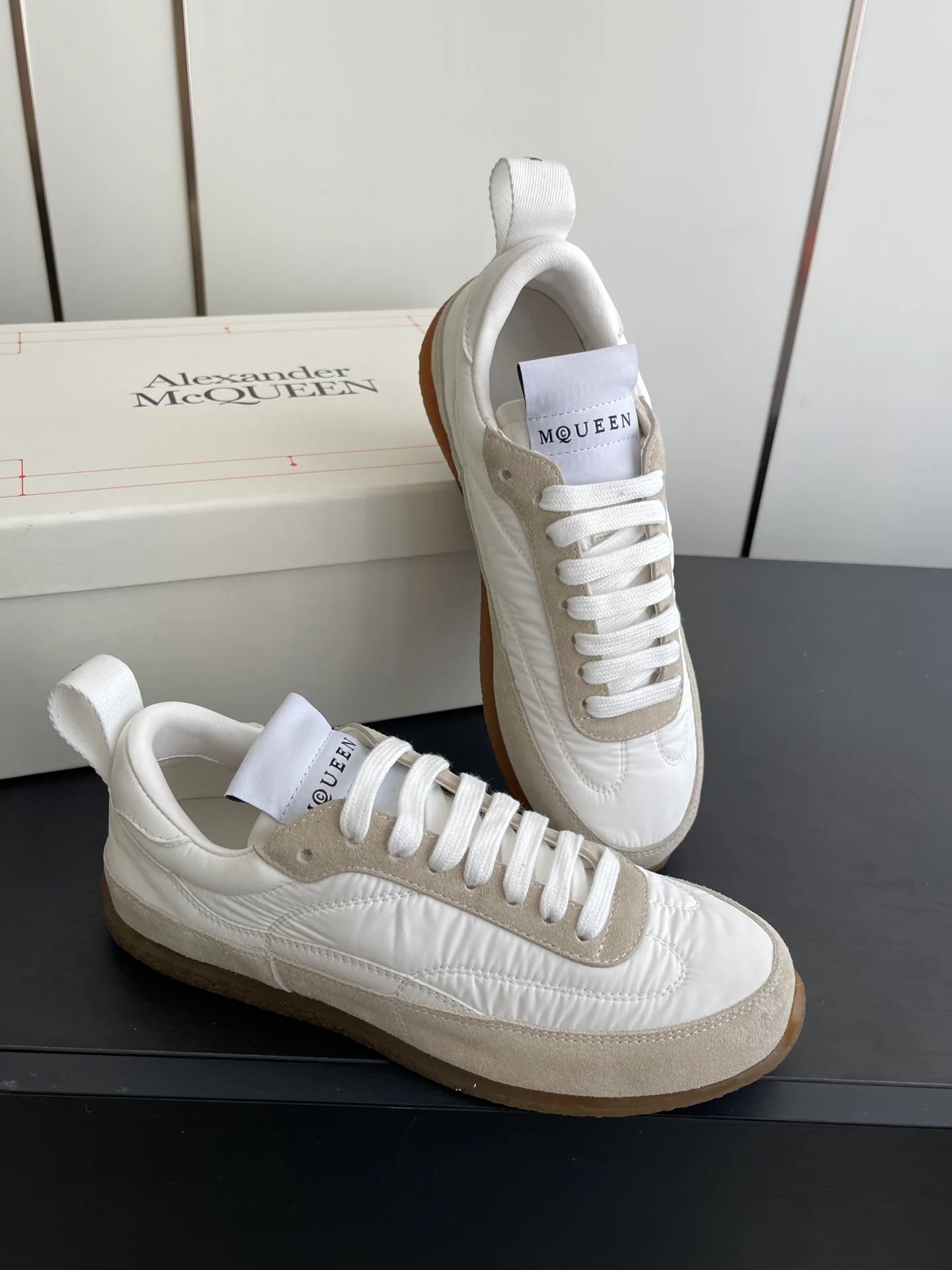 Кроссовки Женские Alexander Mcqueen 1561407