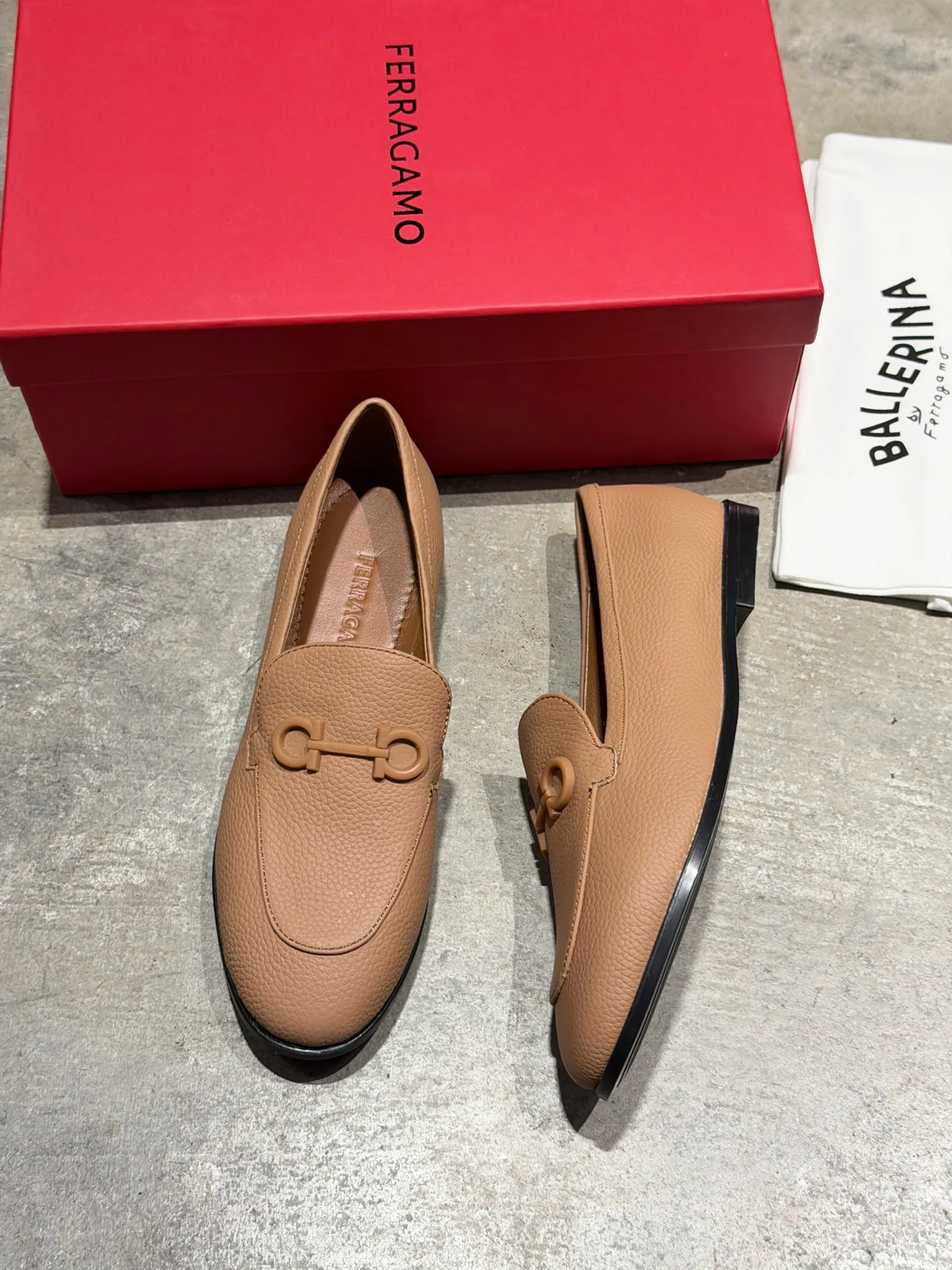 Лоферы И Мокасины Женские Salvatore Ferragamo 17642564