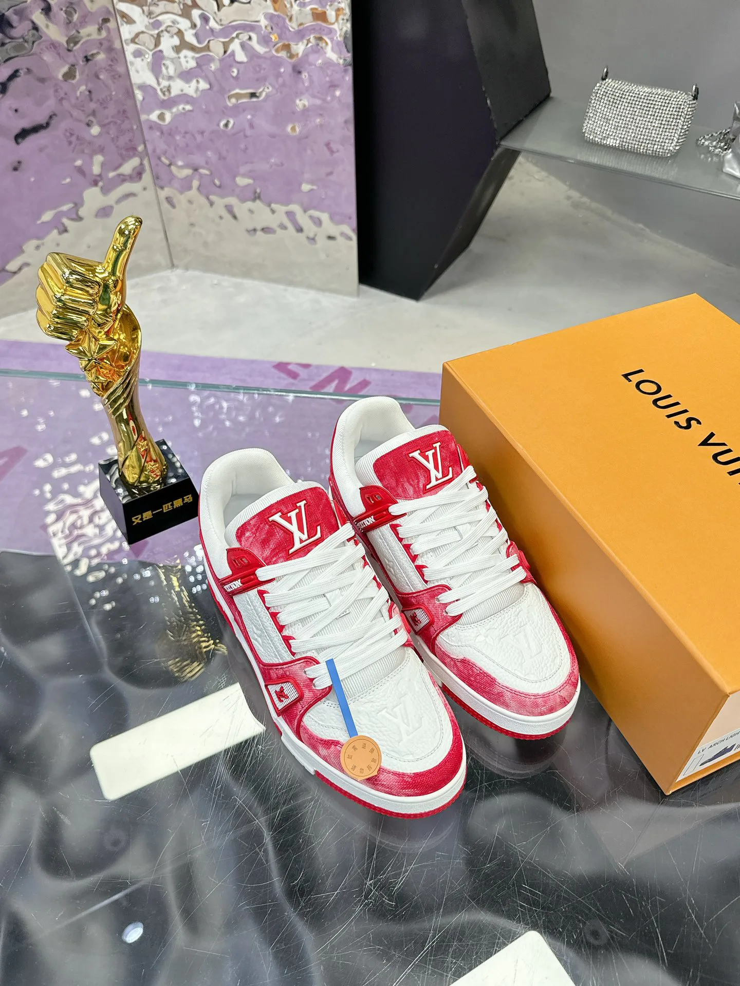 Кроссовки Женские Louis Vuitton 17530408