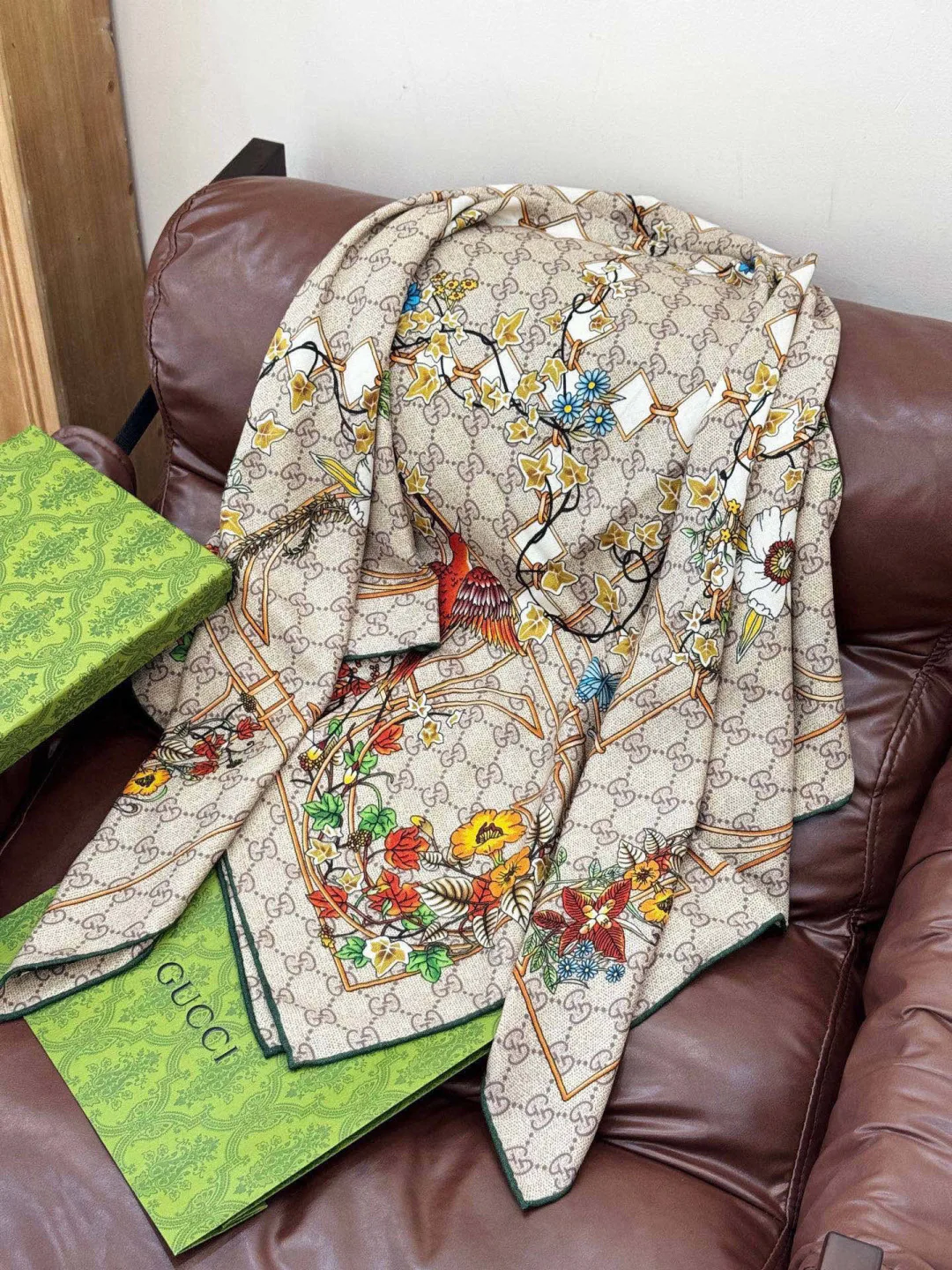 Платки Gucci 1338113