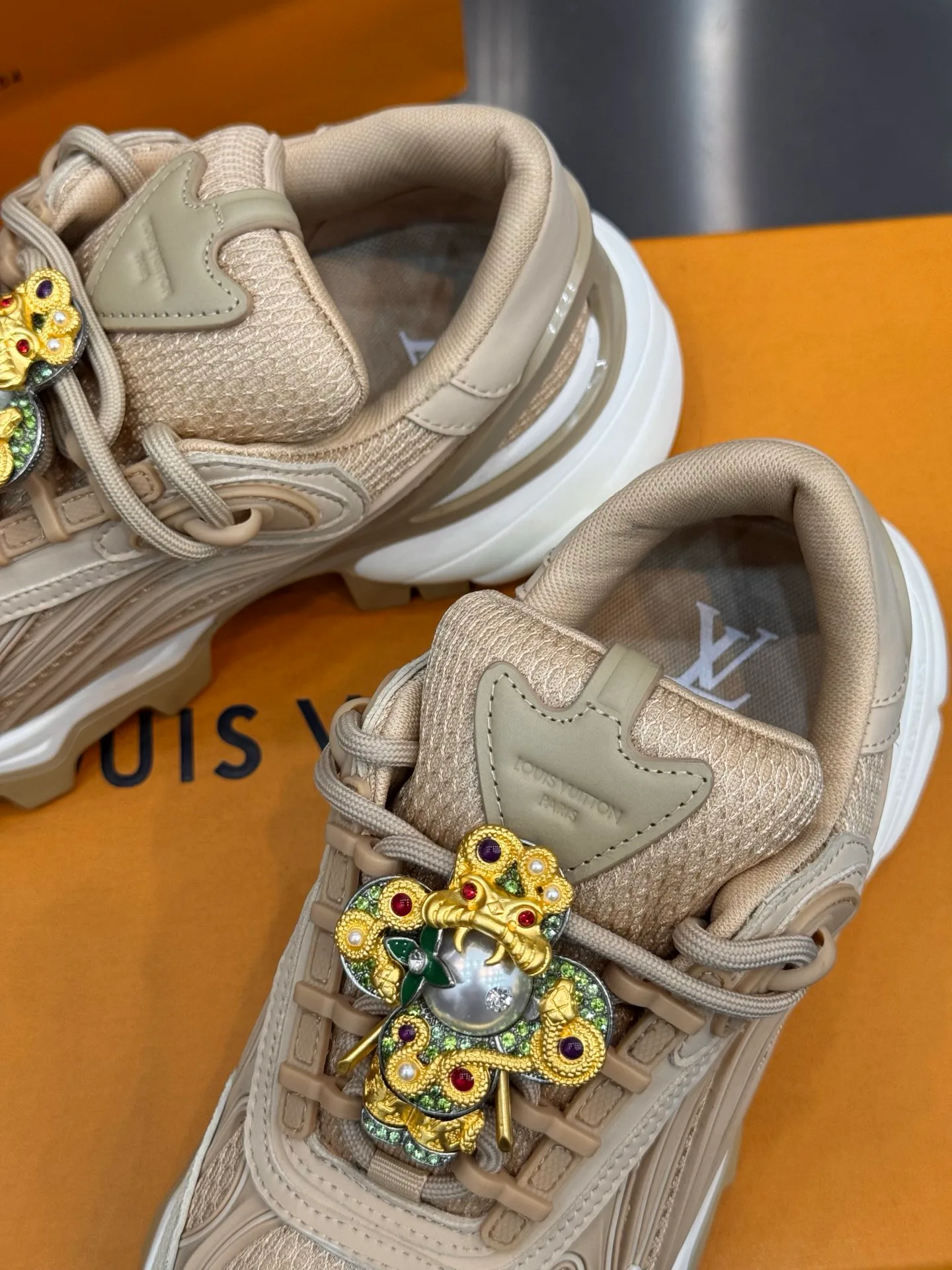 Кроссовки Женские Louis Vuitton 18202598