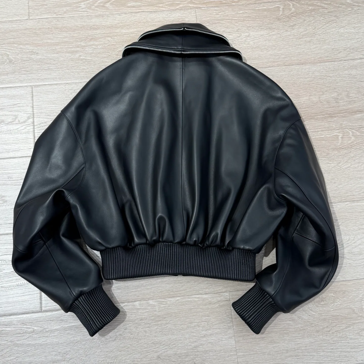 Кожаные Куртки И Дублёнки Женские Givenchy 13132566