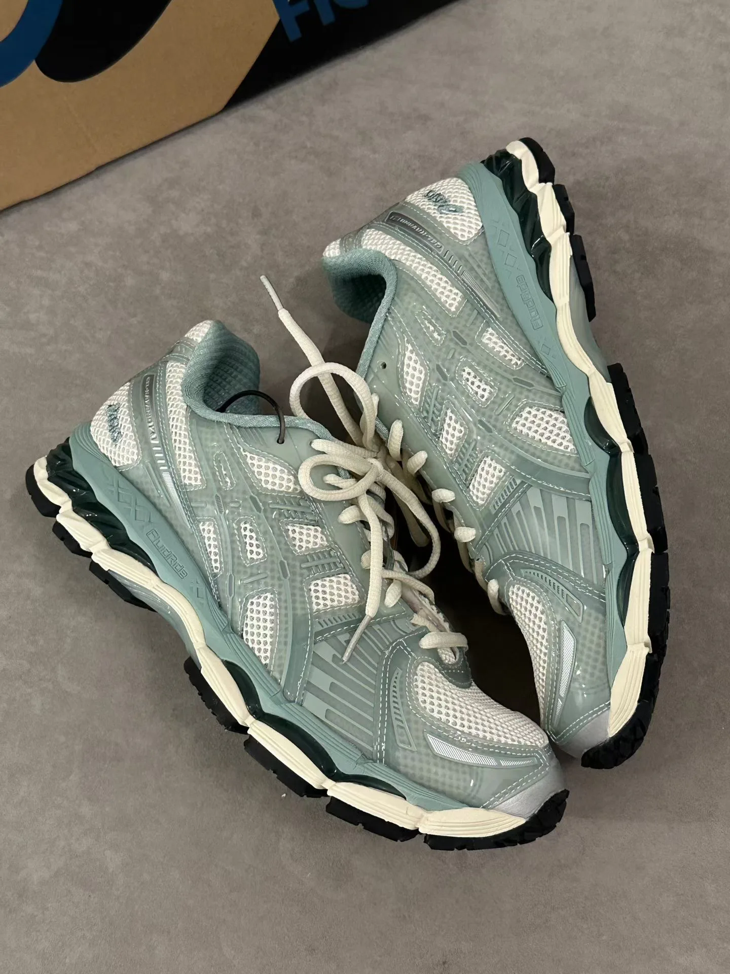 Кроссовки Женские Asics 17065409