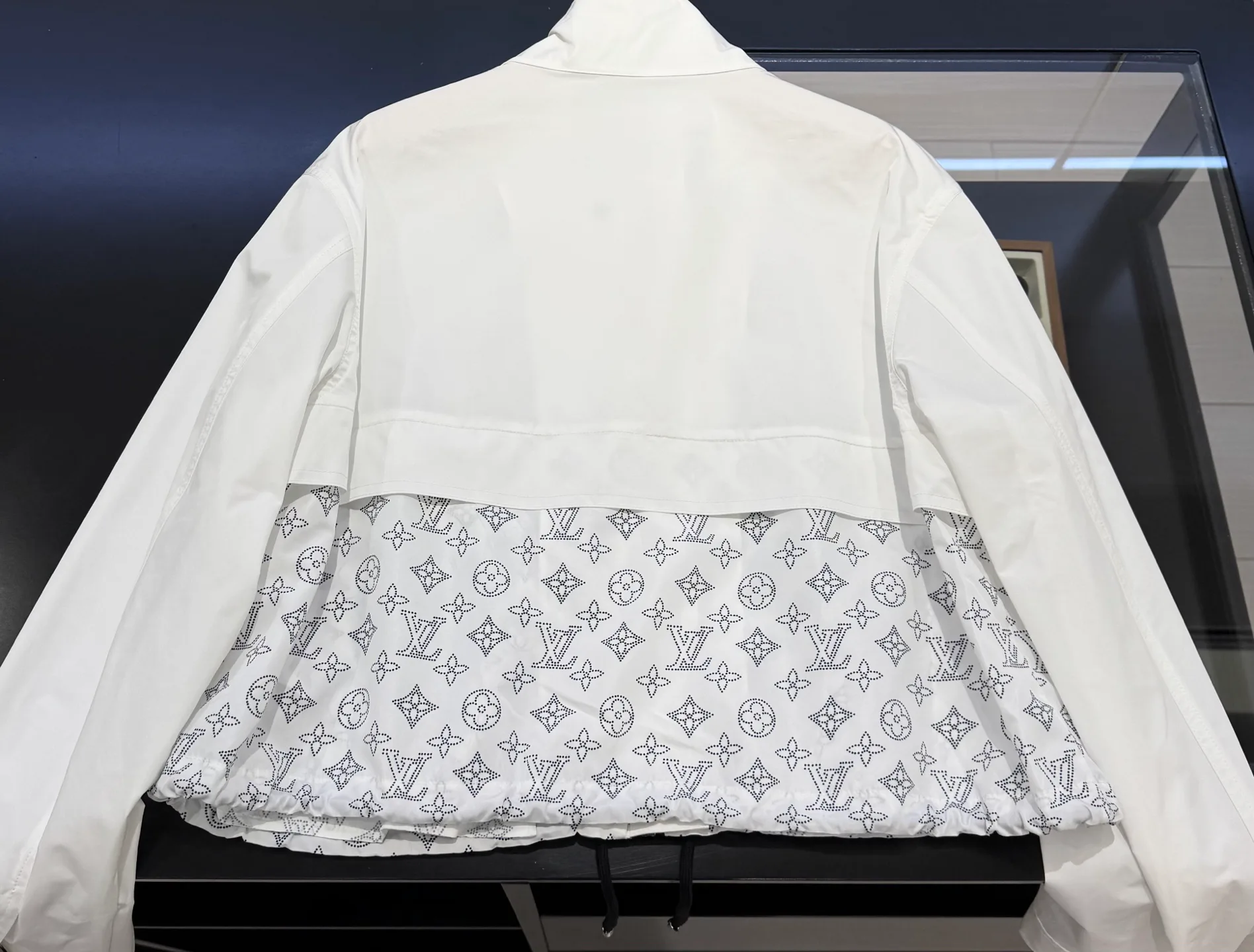 Куртки И Пуховики Женские Louis Vuitton 18428472