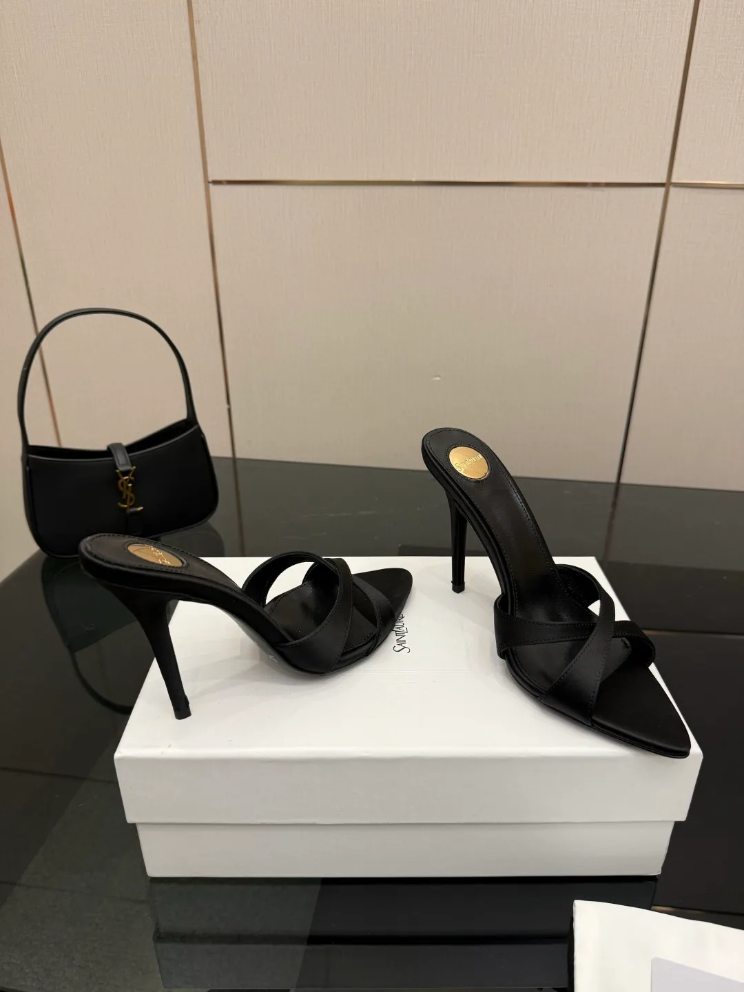 Босоножки Женские Saint Laurent 11409890