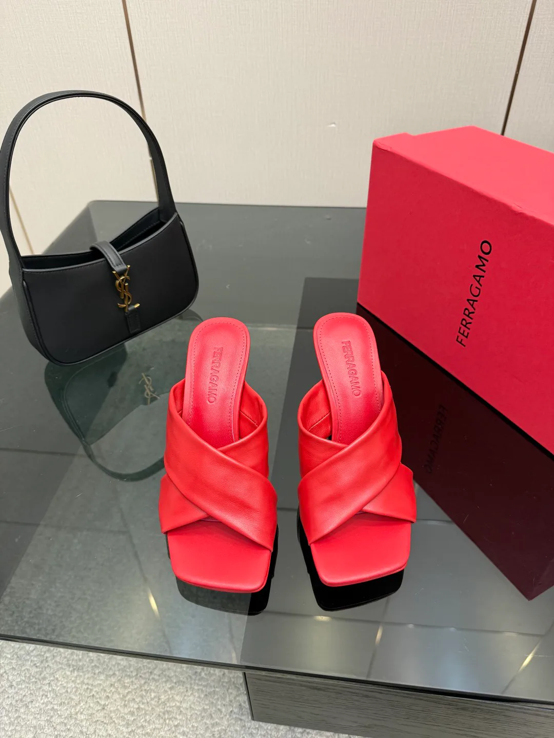Босоножки Женские Salvatore Ferragamo 1498828