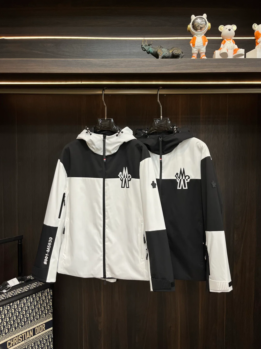 Куртки И Пуховики Мужские Moncler 5058189