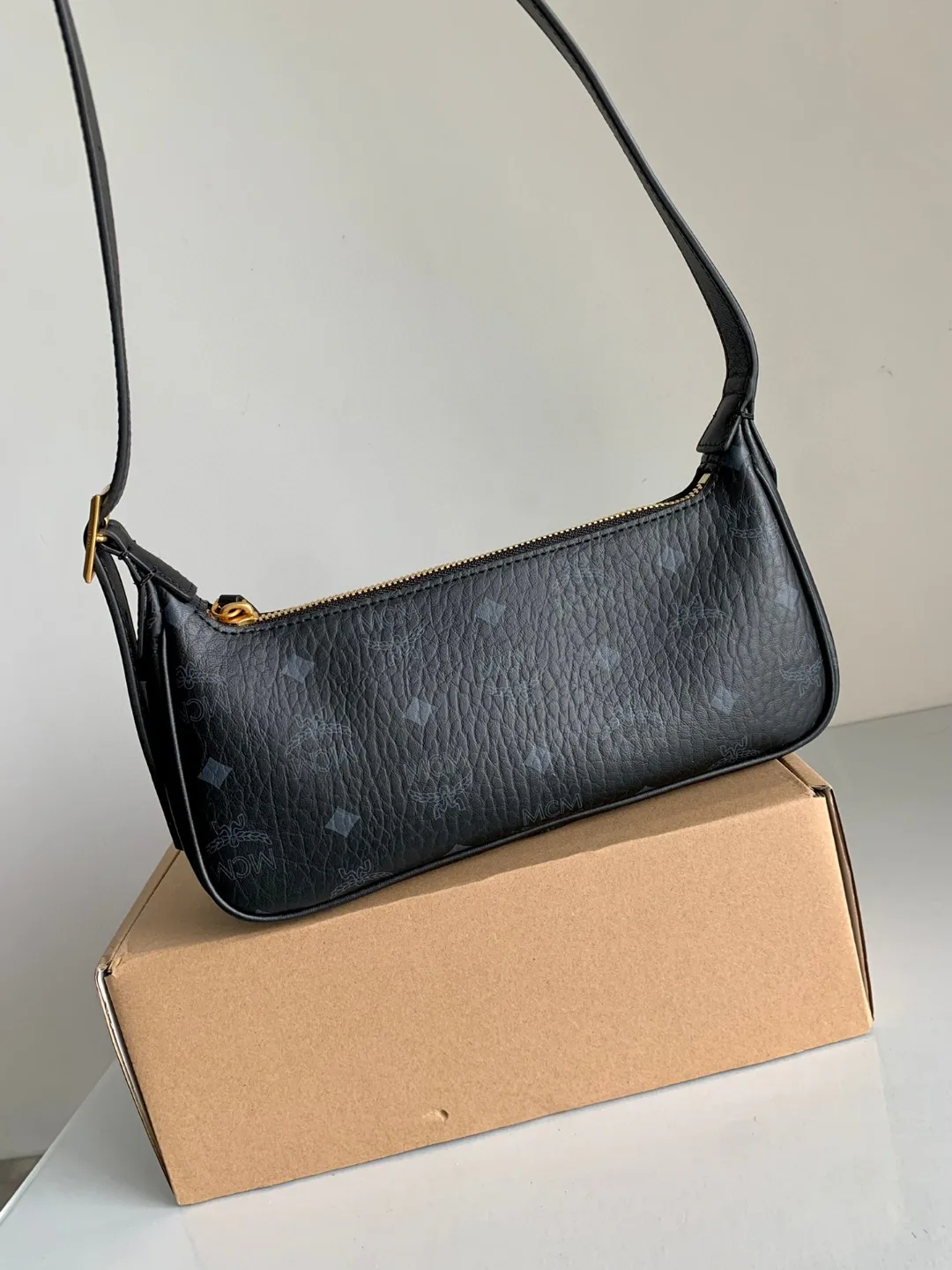 Сумки На Ремне Женские Mcm 10017844