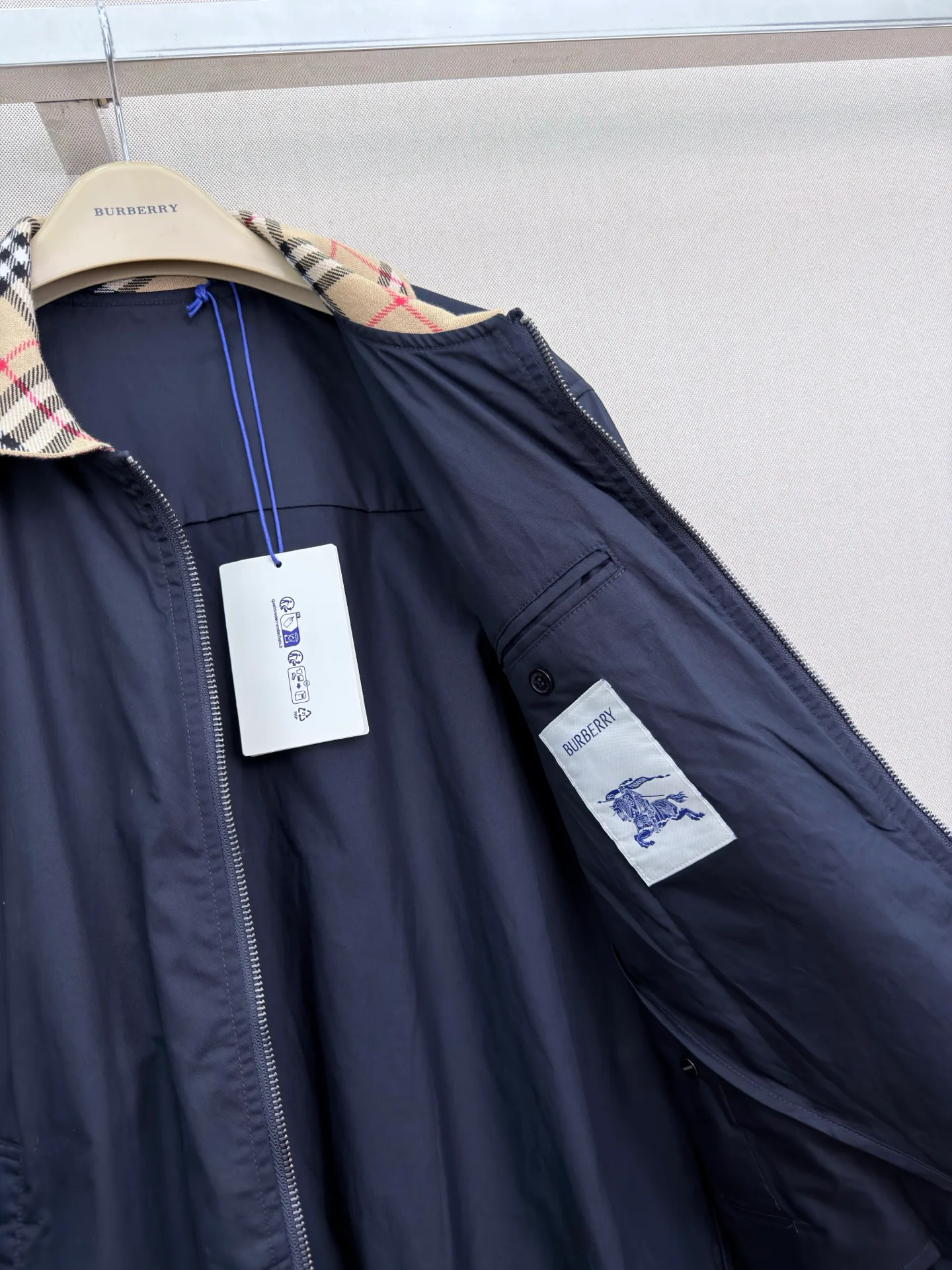 Куртки И Пуховики Женские Burberry 17893584