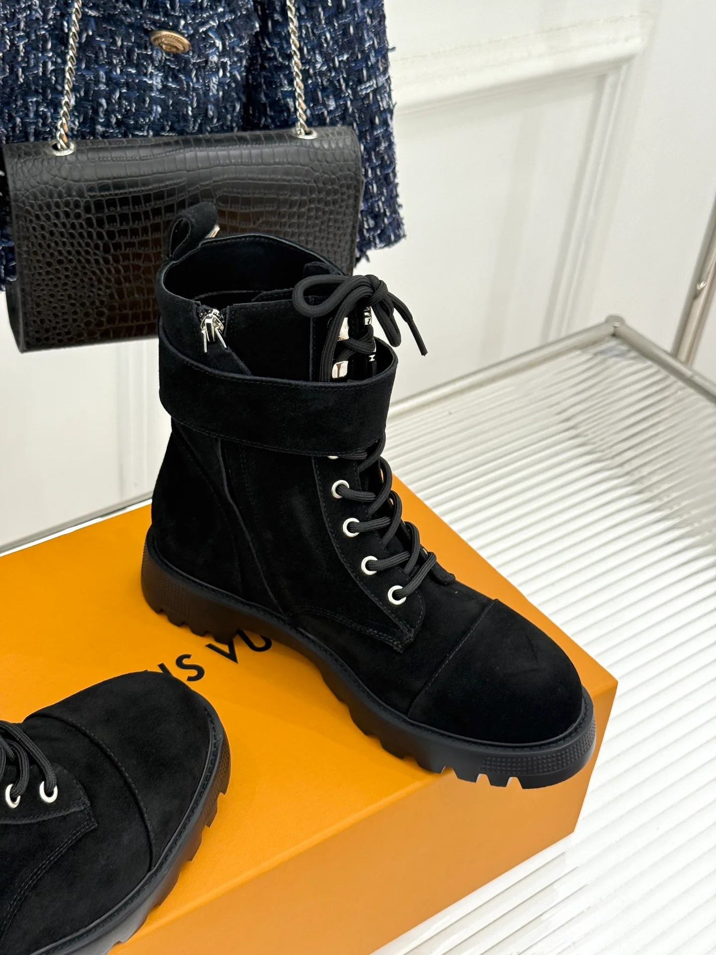 Ботинки Женские Louis Vuitton 19706858