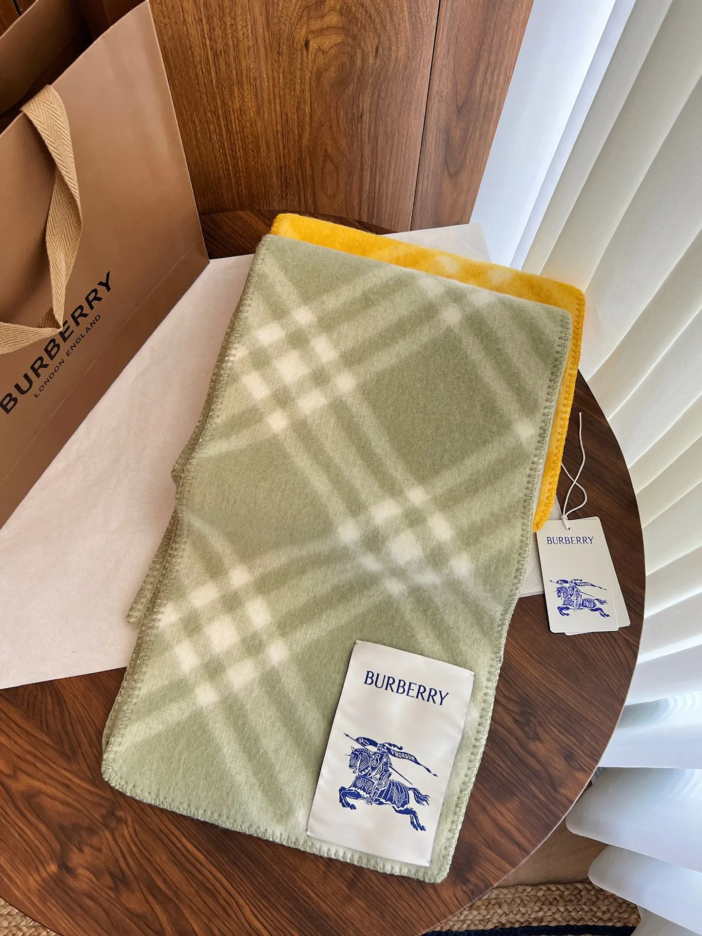 Шарфы Burberry 5944094