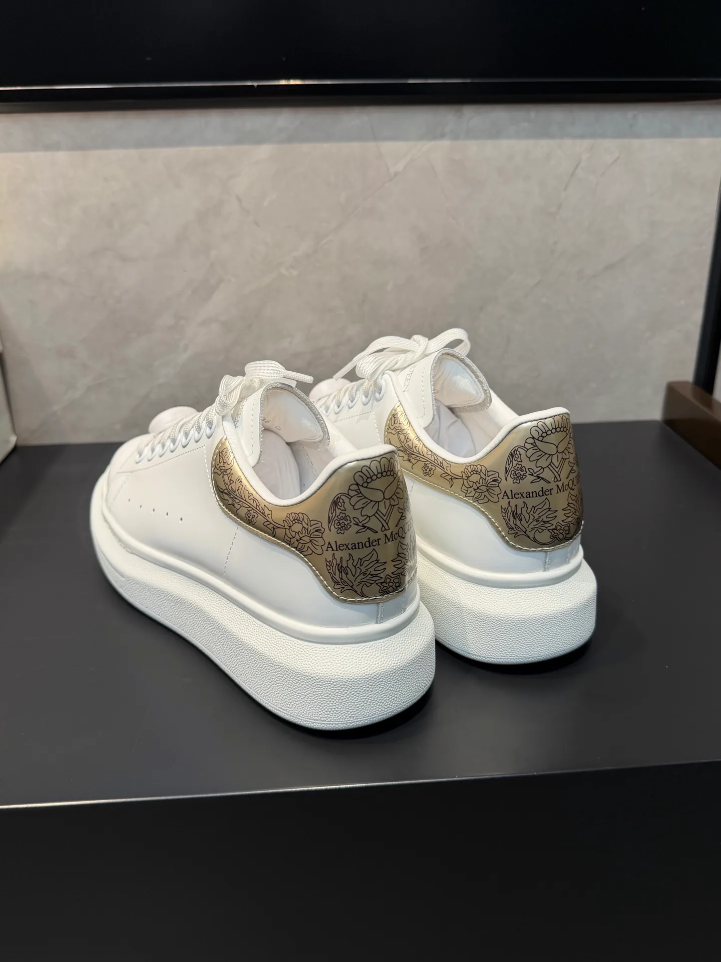 Кроссовки Женские Alexander Mcqueen 18363915