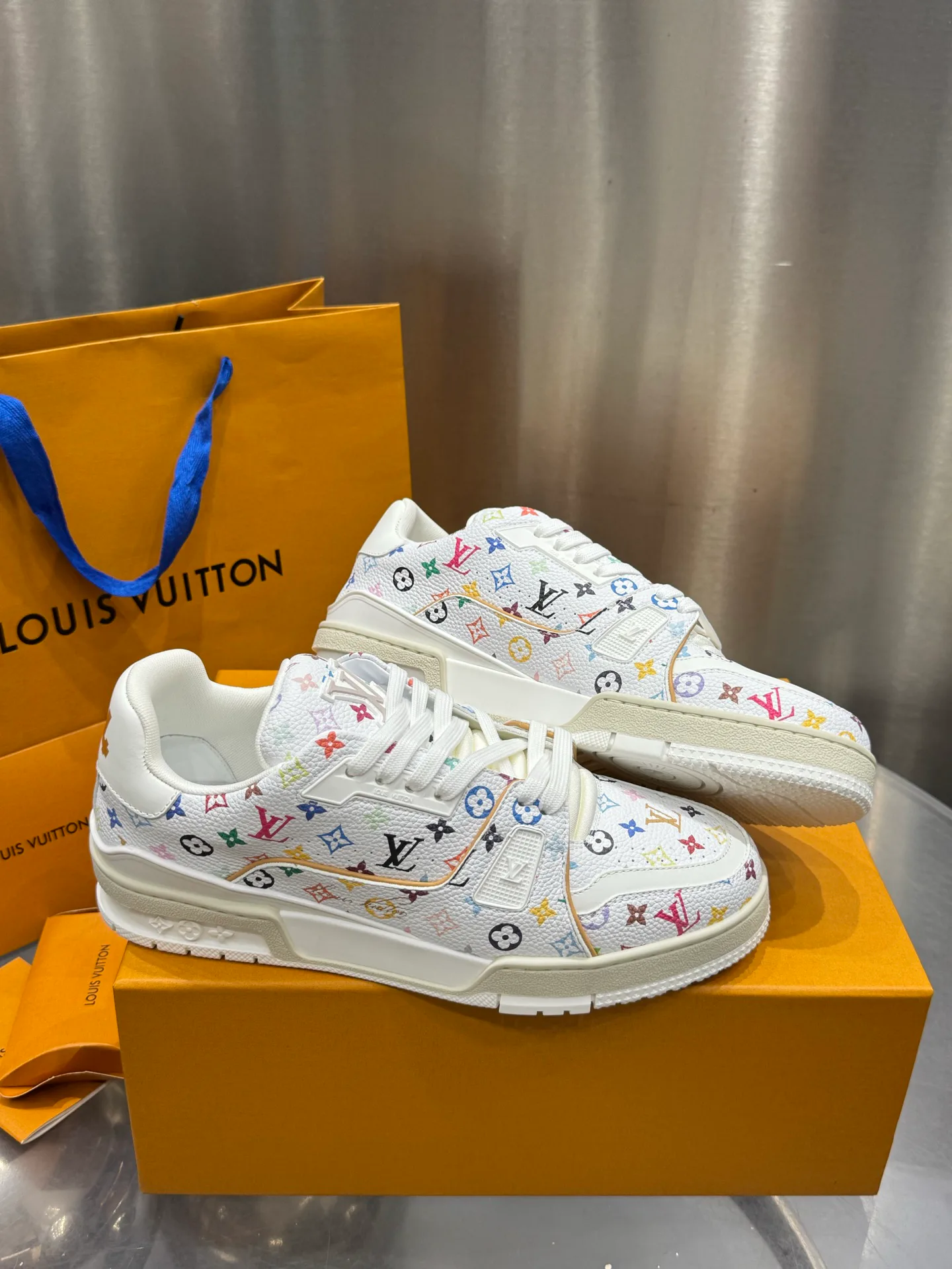 Кроссовки Мужские Louis Vuitton 19073347