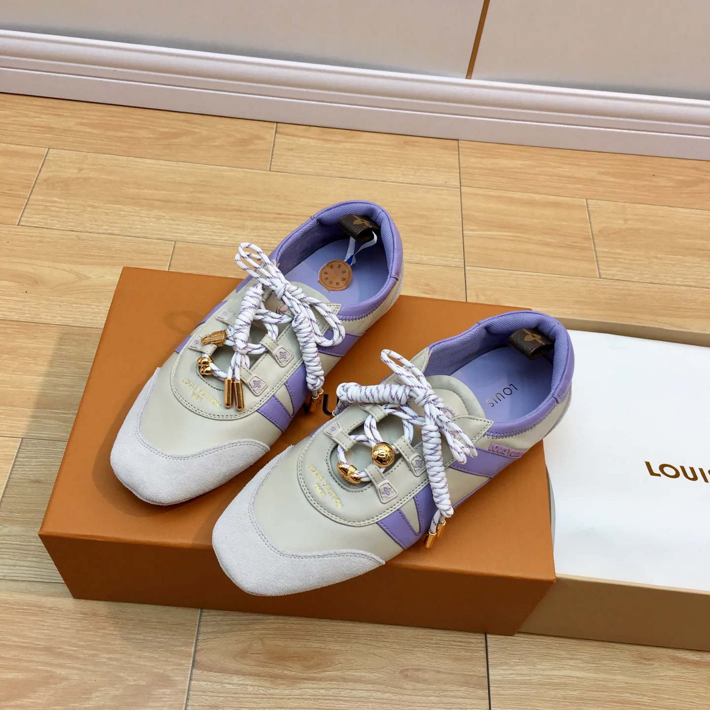 Кроссовки Женские Louis Vuitton 1590946