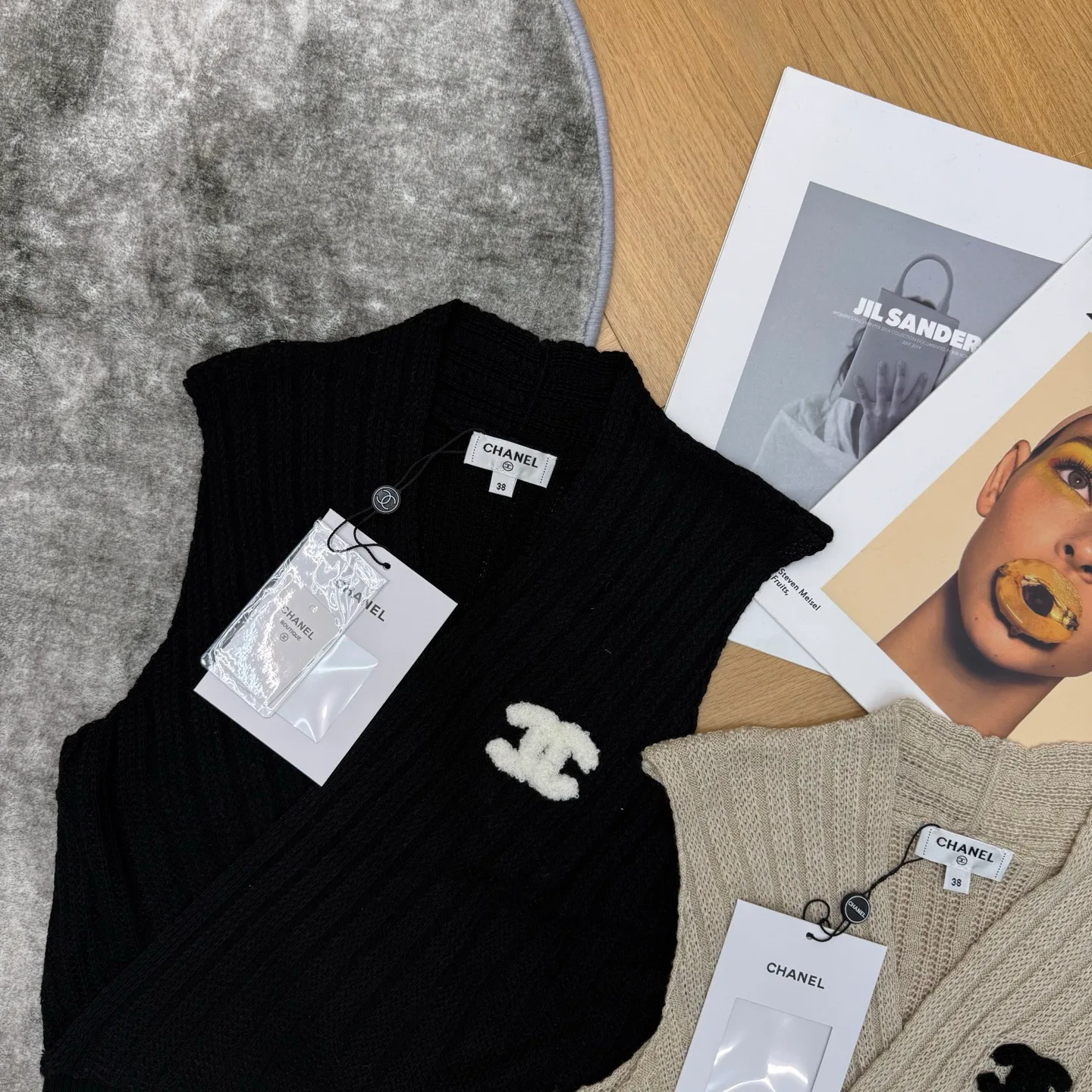 Жилеты Женские Chanel 11417112