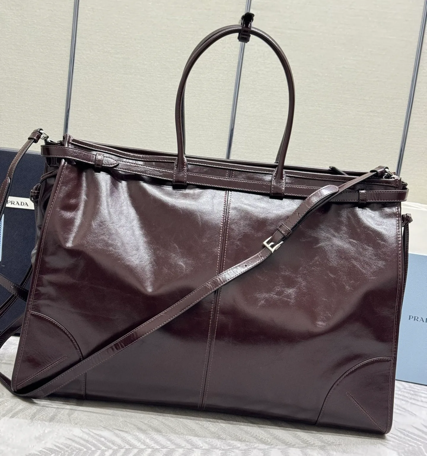 Классические Сумки Женские Prada 11462571