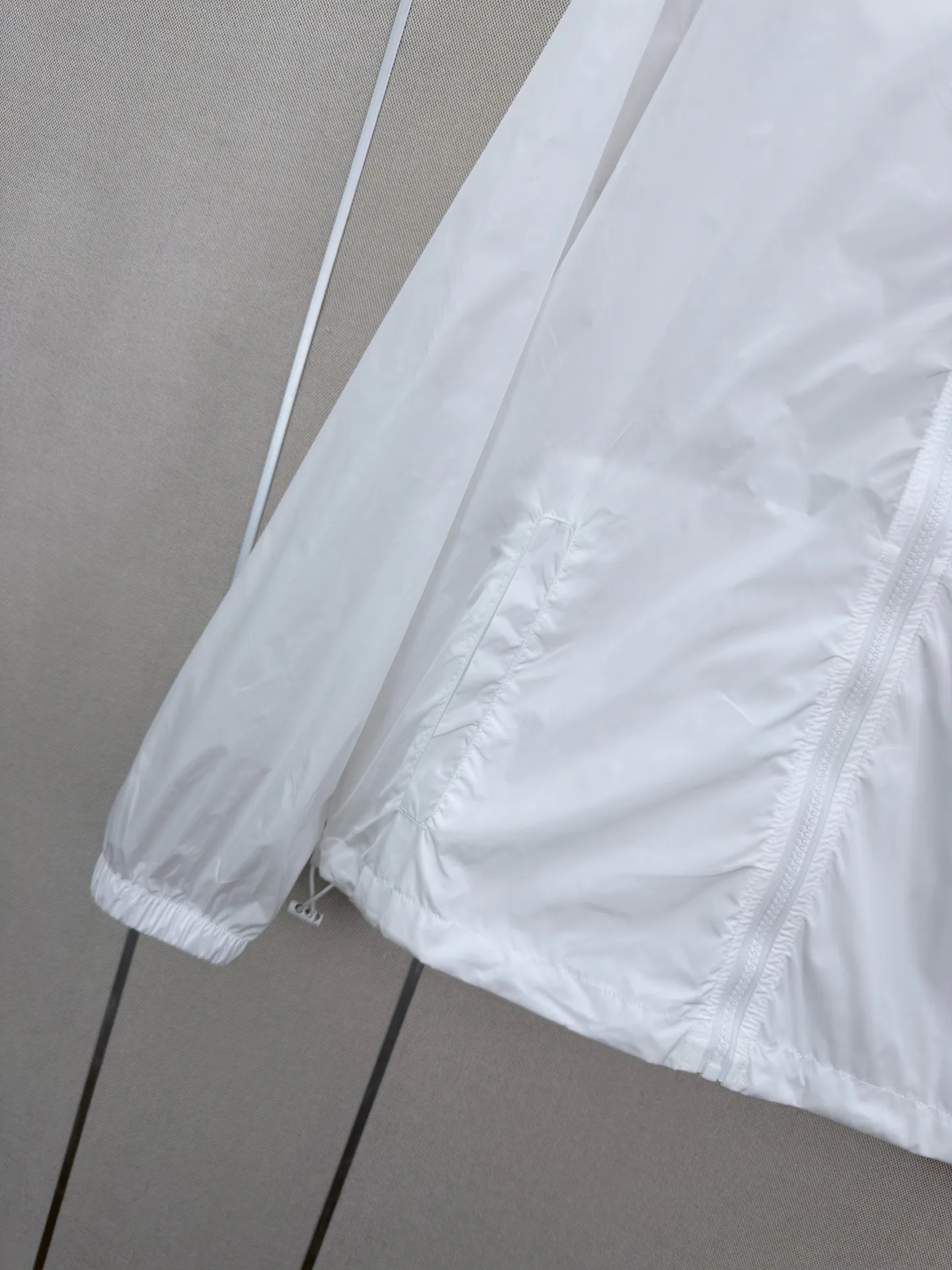 Куртки И Пуховики Женские Prada 14543534