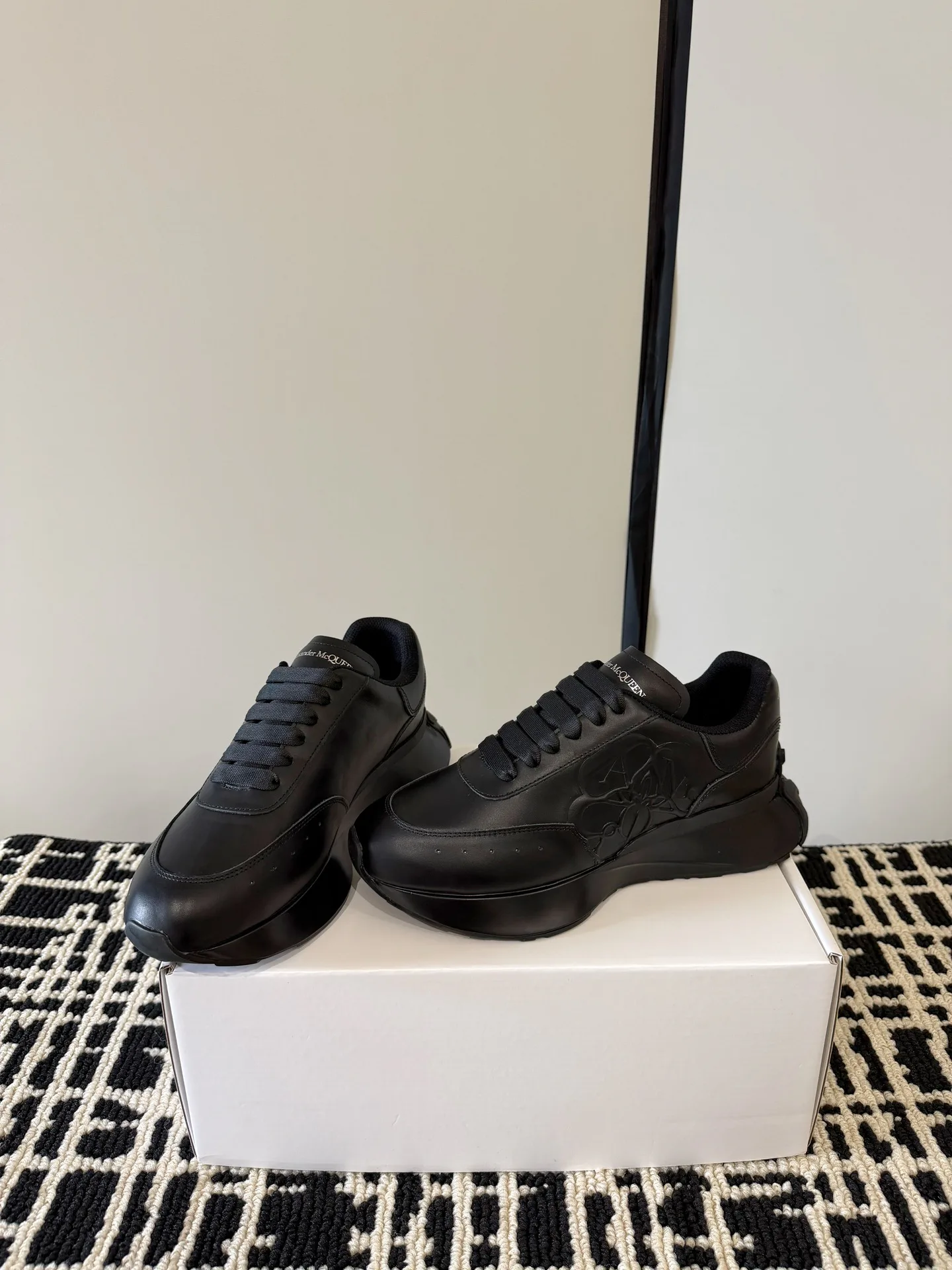 Кроссовки Женские Alexander Mcqueen 13343933