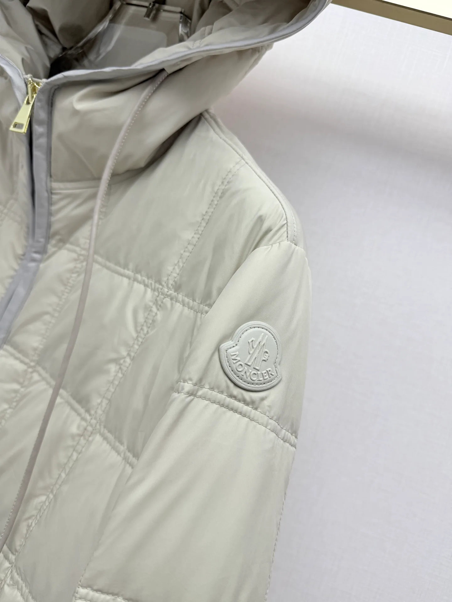 Куртки И Пуховики Женские Moncler 18435814