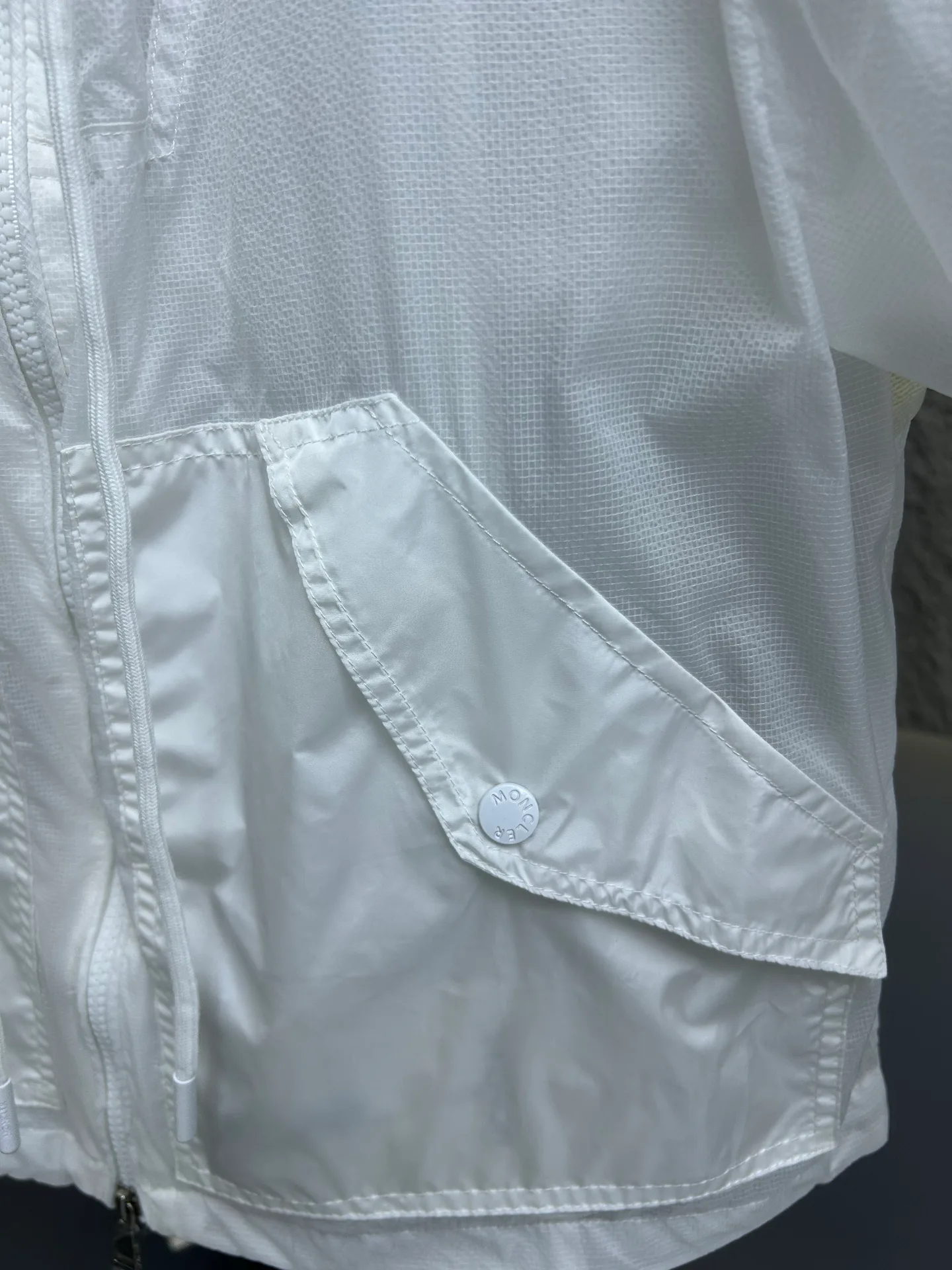 Куртки И Пуховики Женские Moncler 16968699