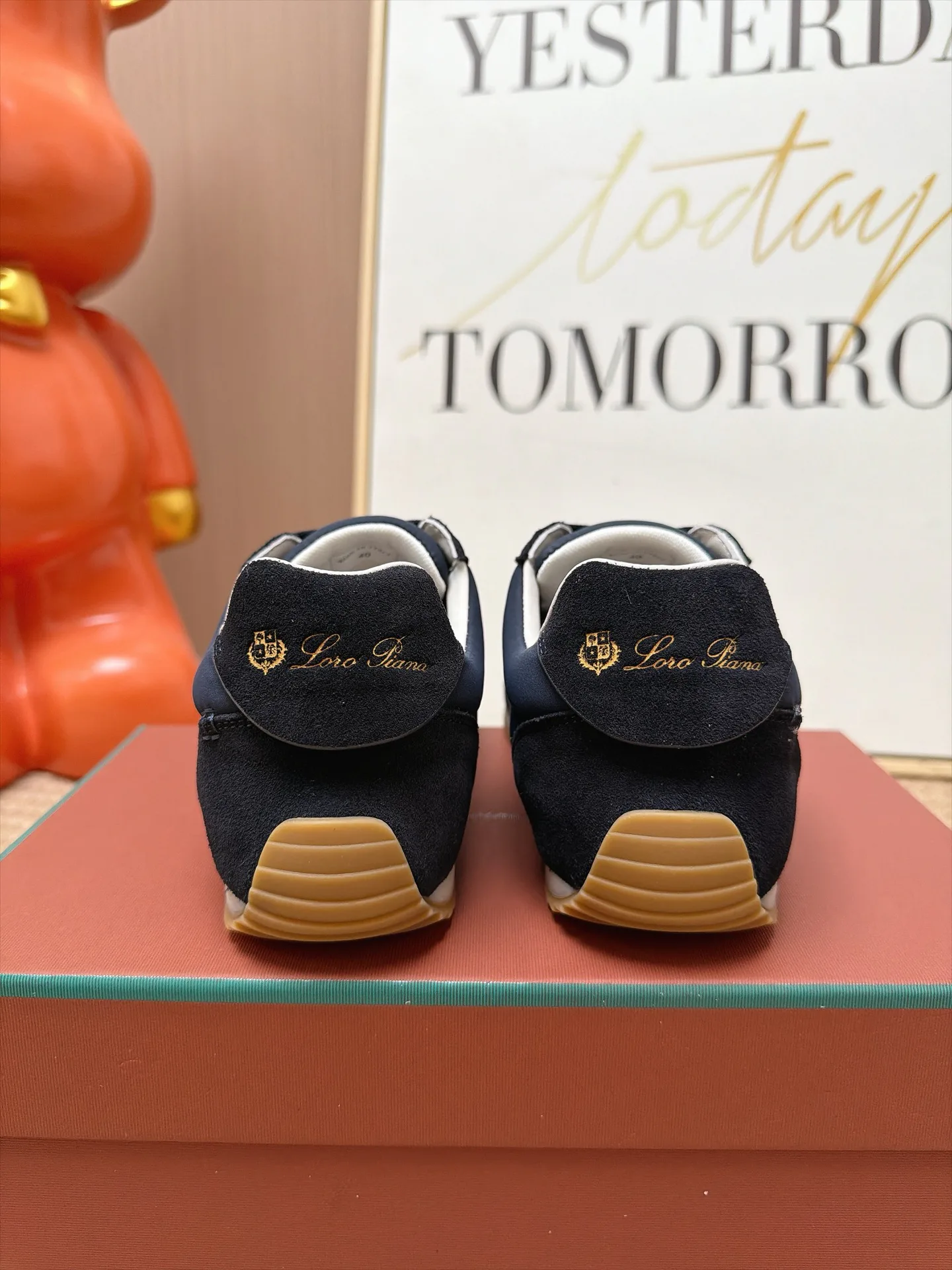 Кроссовки Женские Loro Piana 18239757