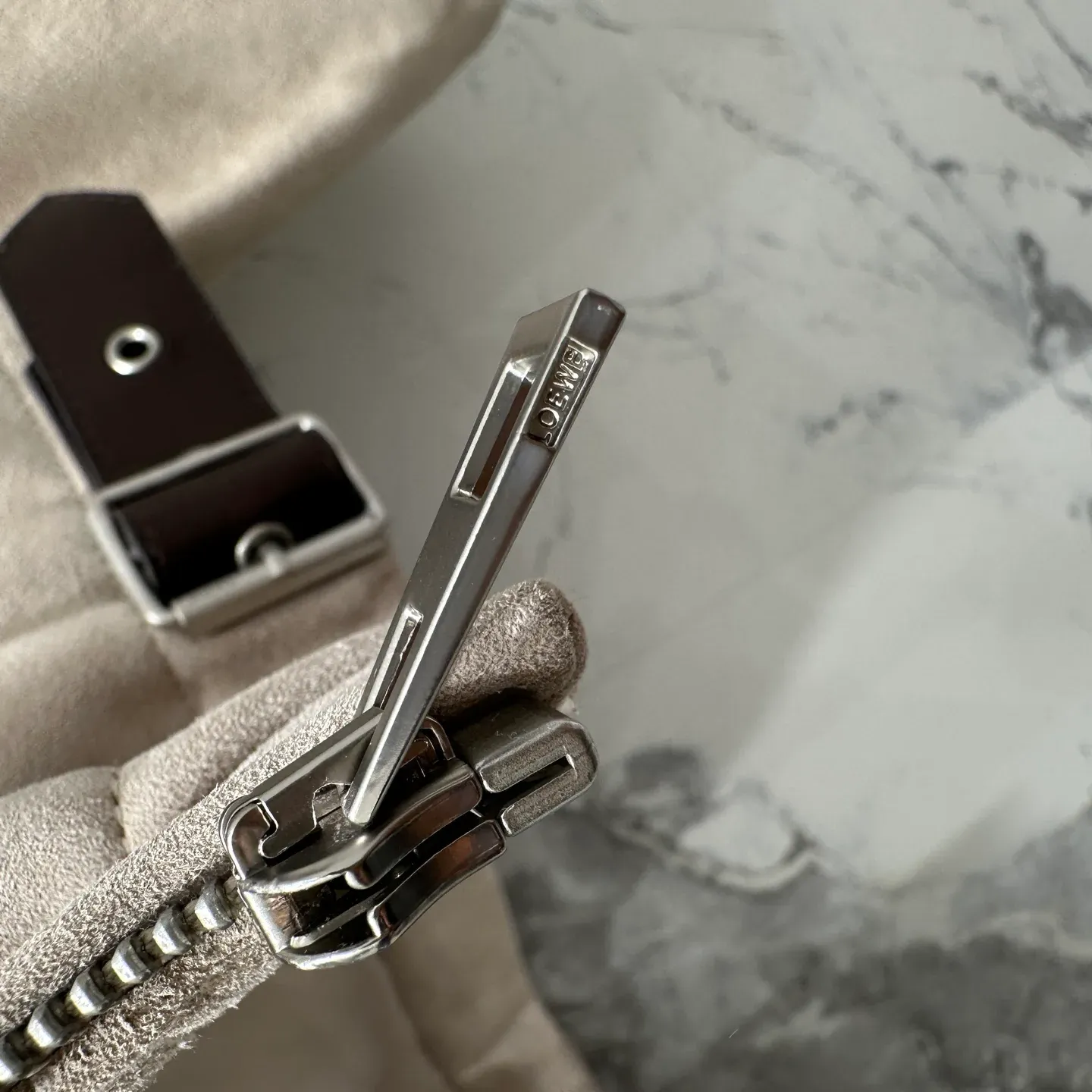 Кожаные Куртки И Дублёнки Женские Loewe 409178