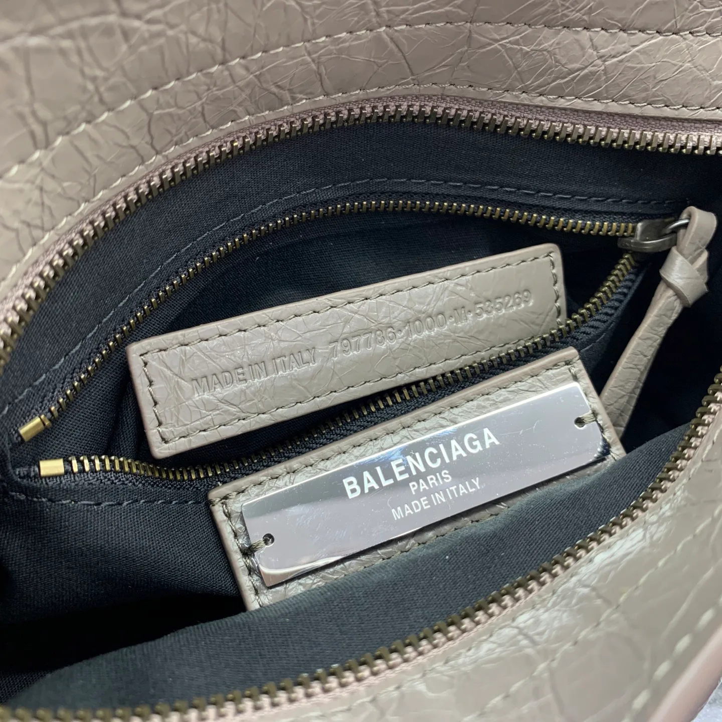 Классические Сумки Женские Balenciaga 18135968