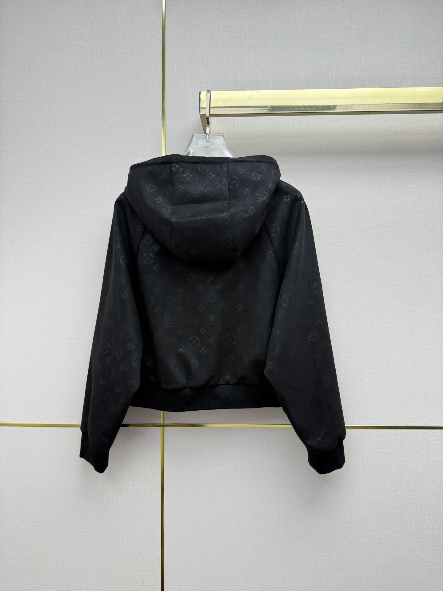 Куртки И Пуховики Женские Louis Vuitton 18435790