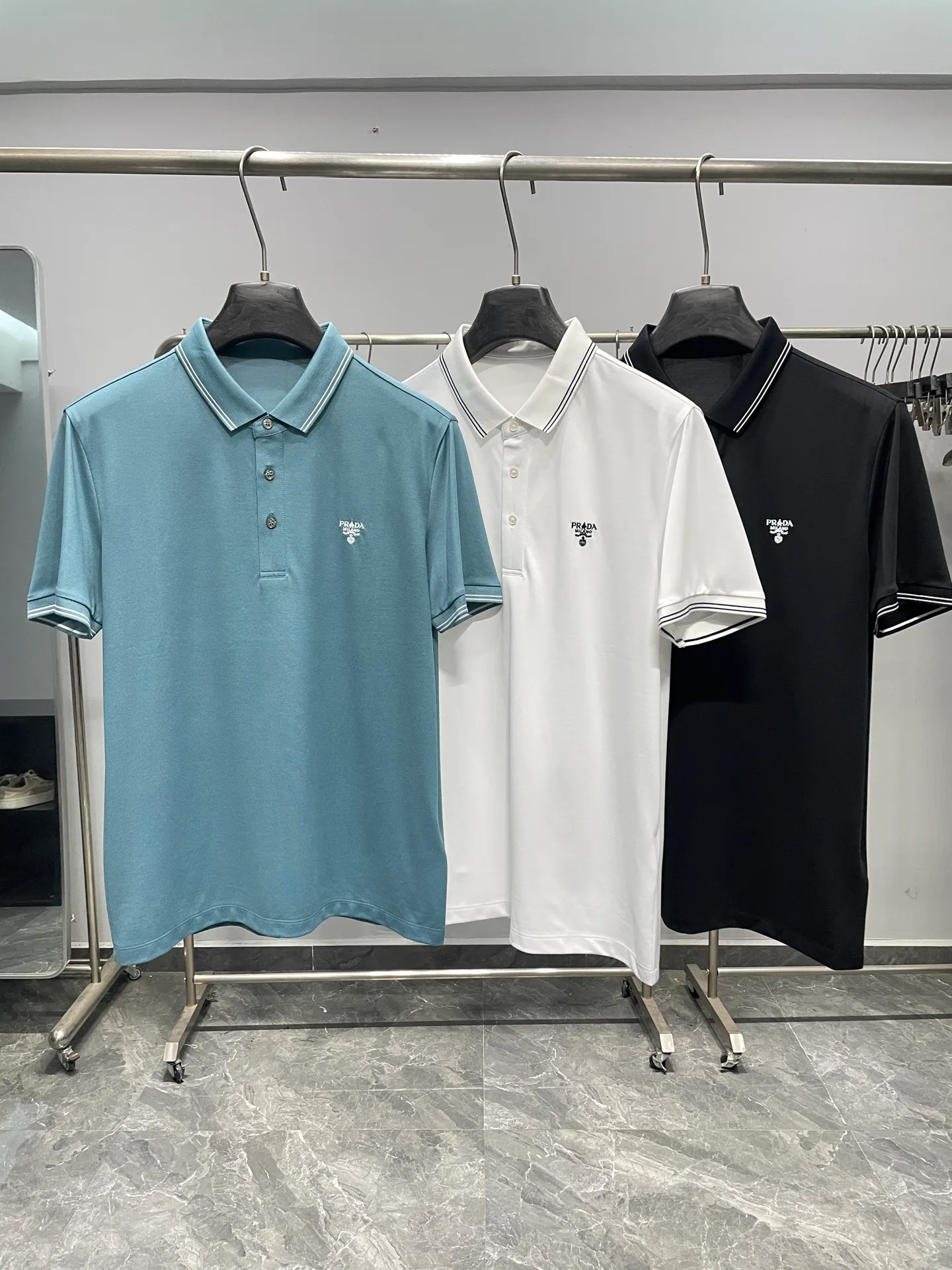 Рубашки Мужские Prada 17371139