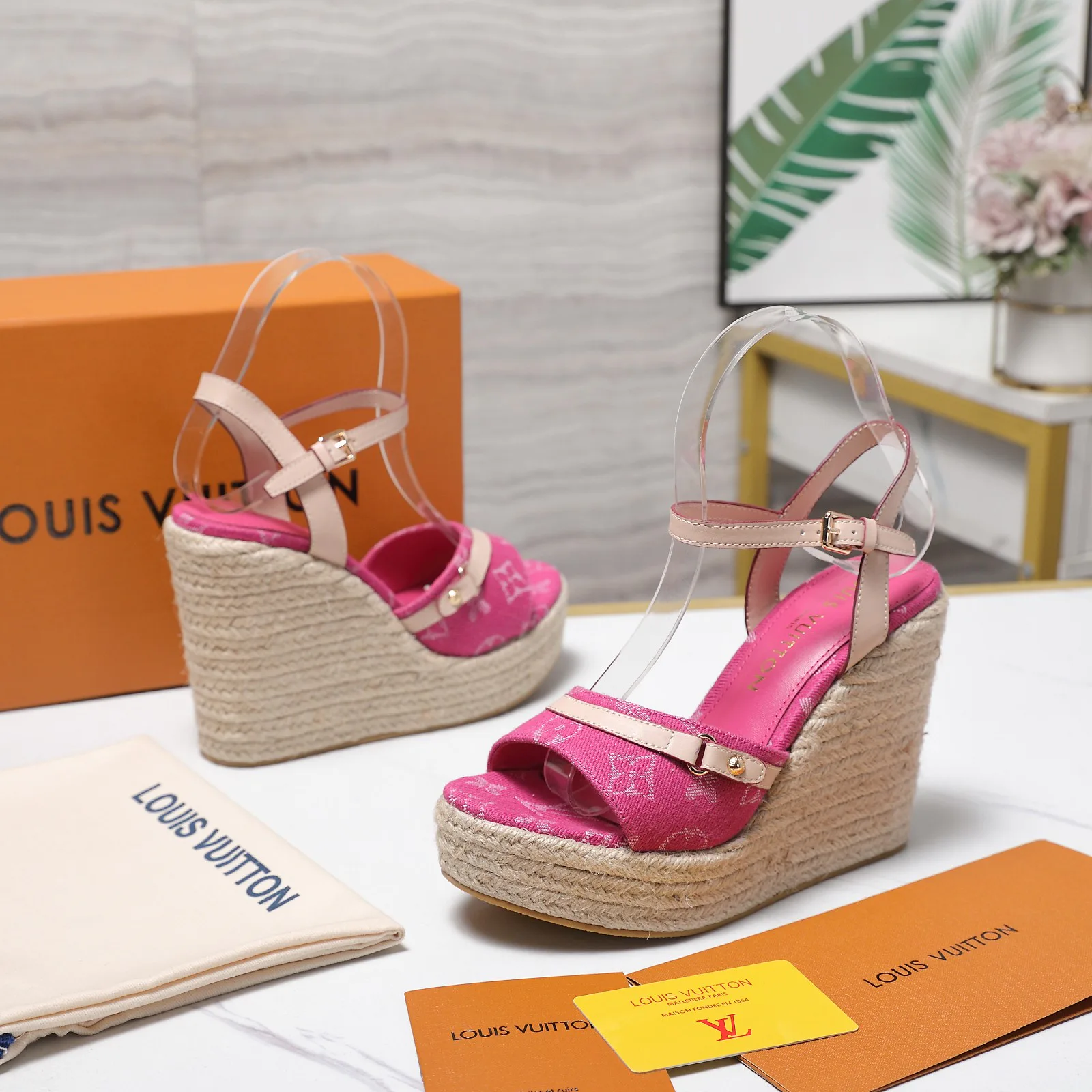 Босоножки Женские Louis Vuitton 13542435