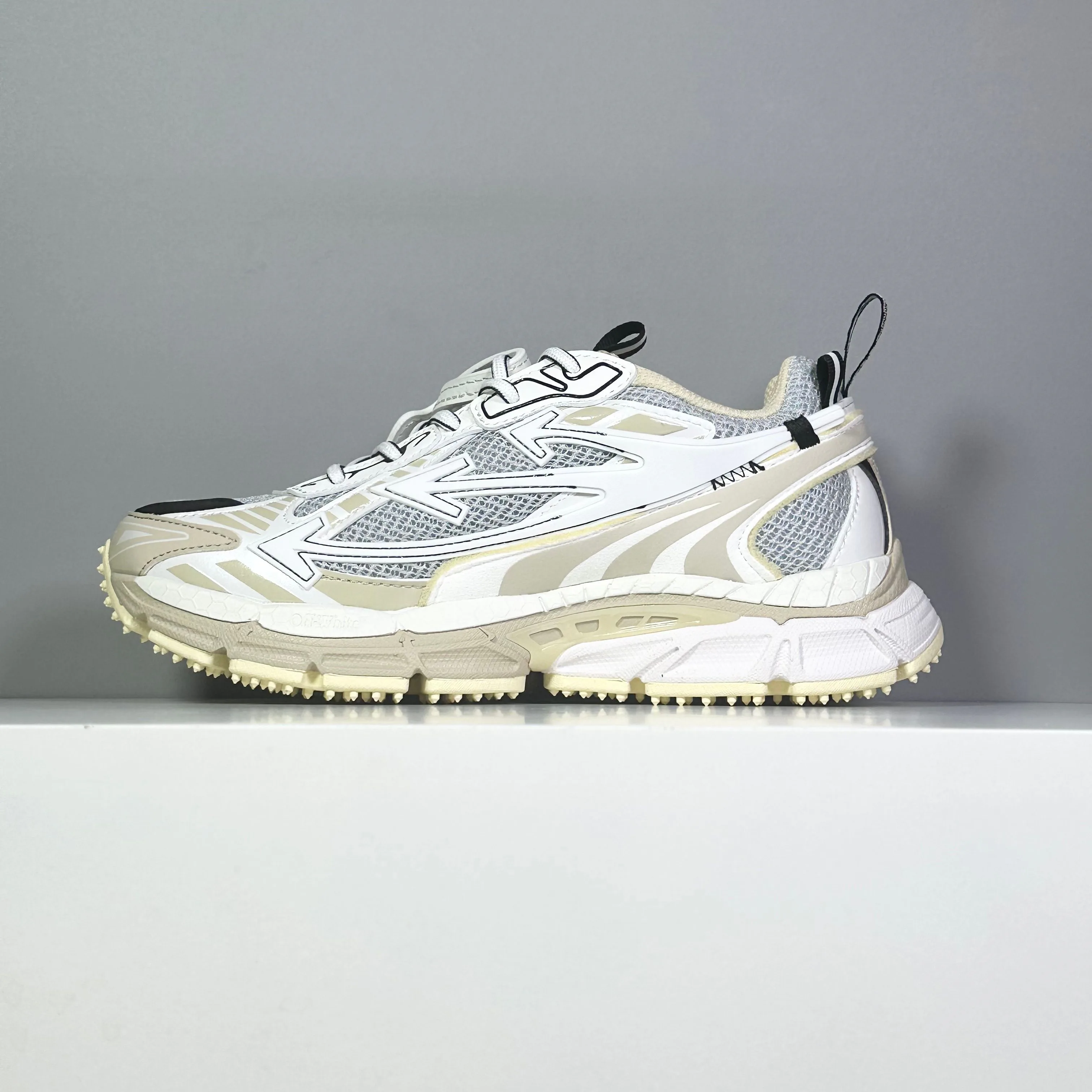 Кроссовки Женские Off-White 18385605