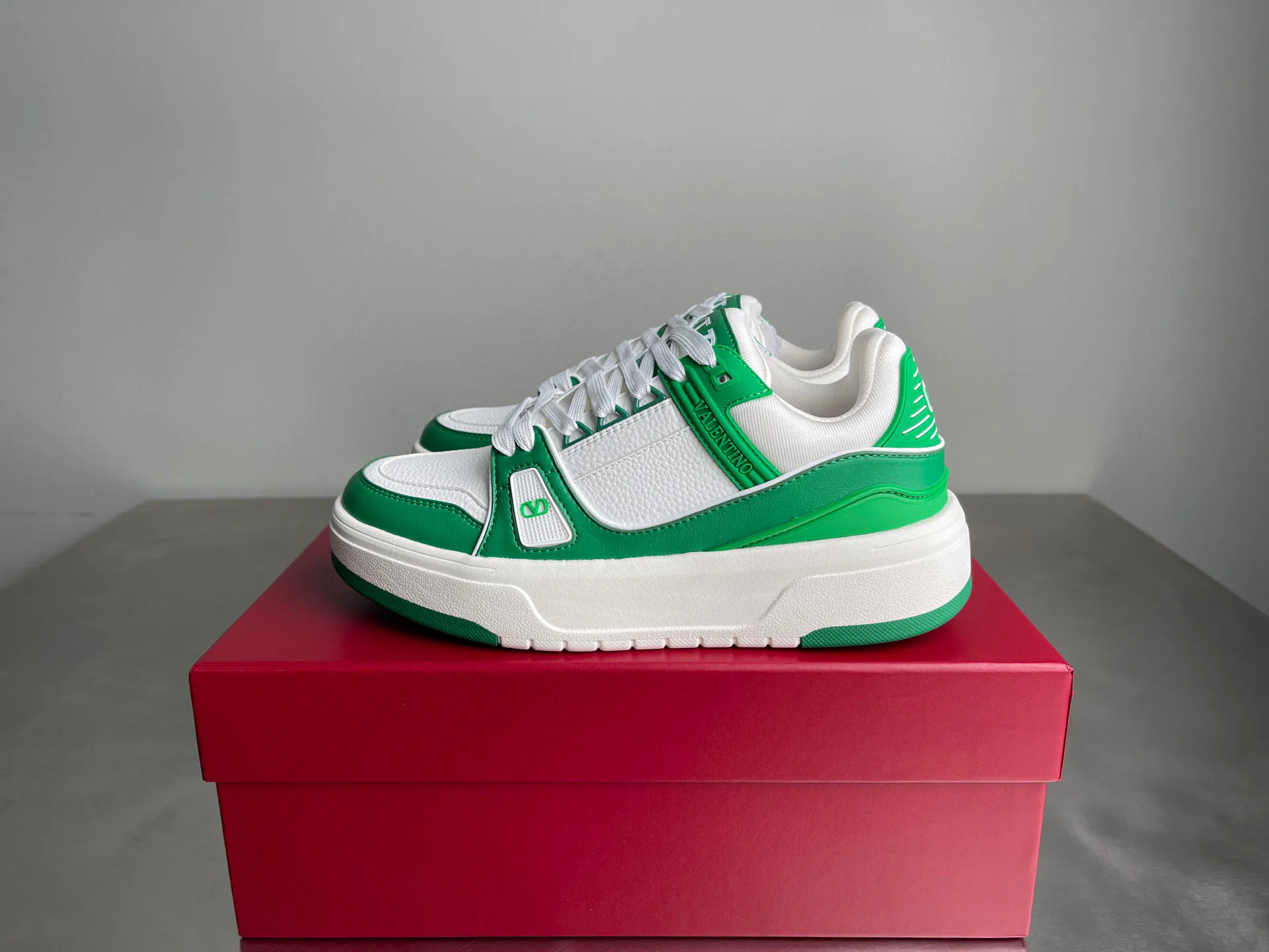 Кроссовки Женские Valentino 2733298