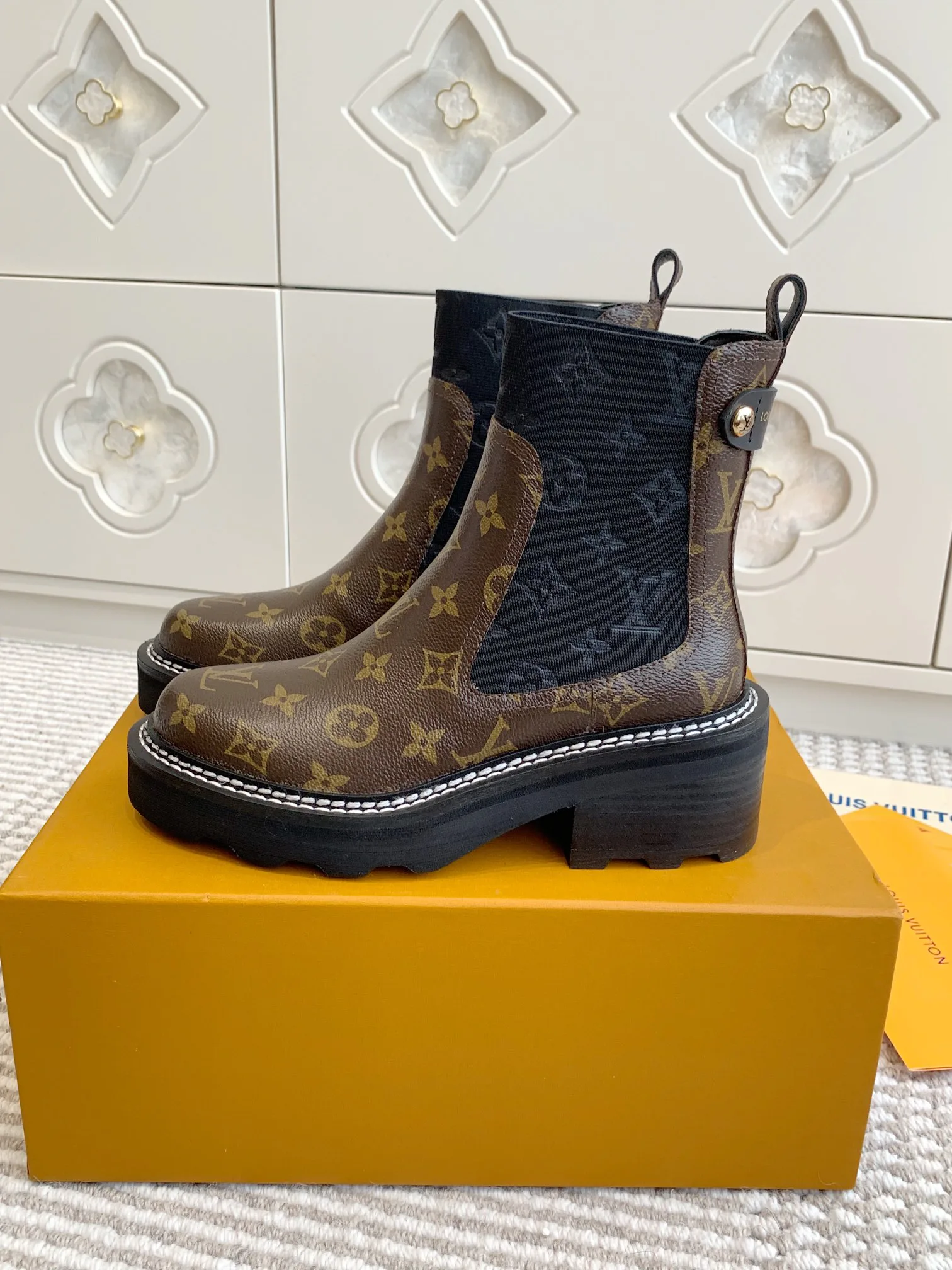 Ботинки Женские Louis Vuitton 1586691