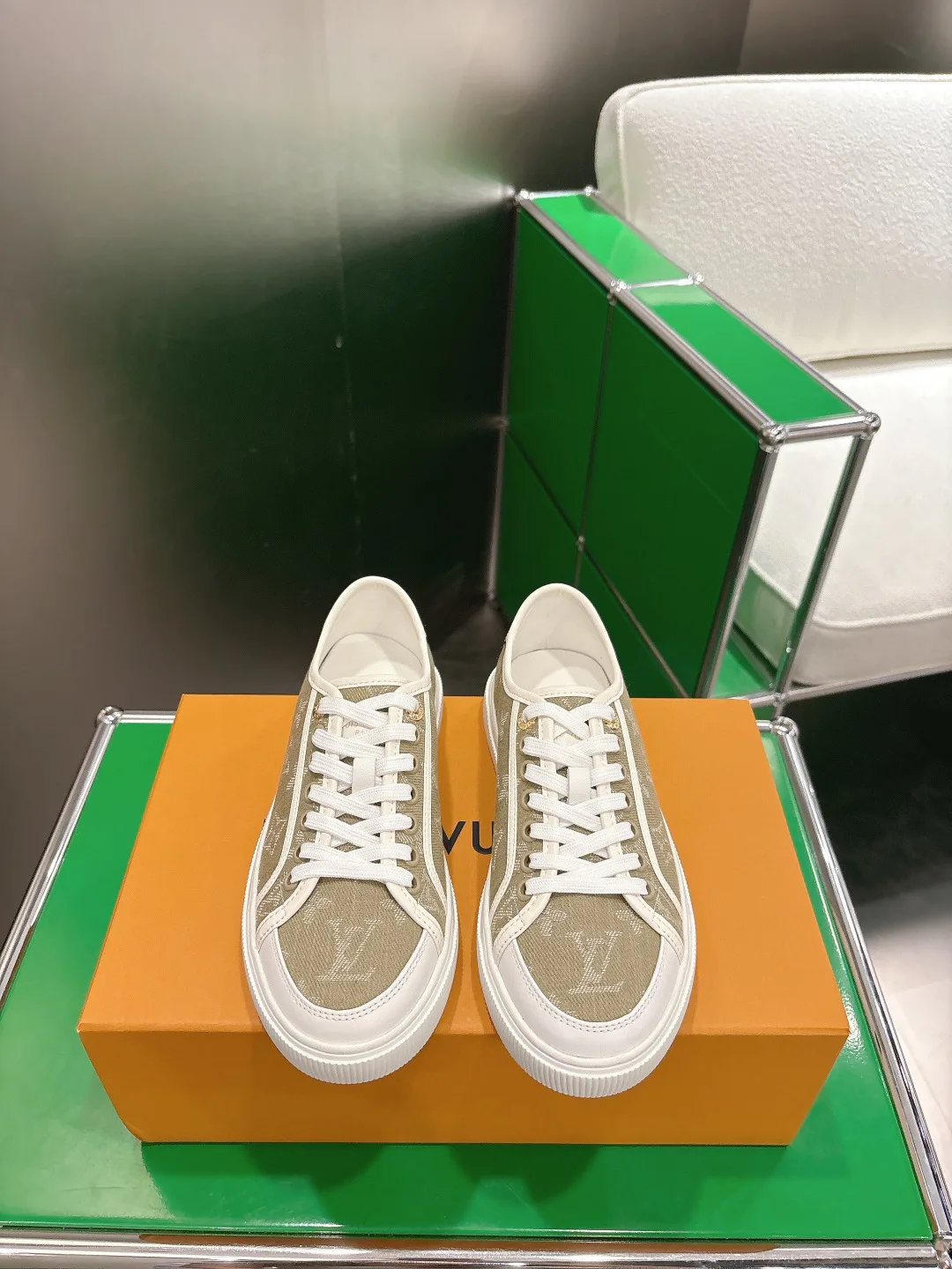 Кроссовки Женские Louis Vuitton 13152715