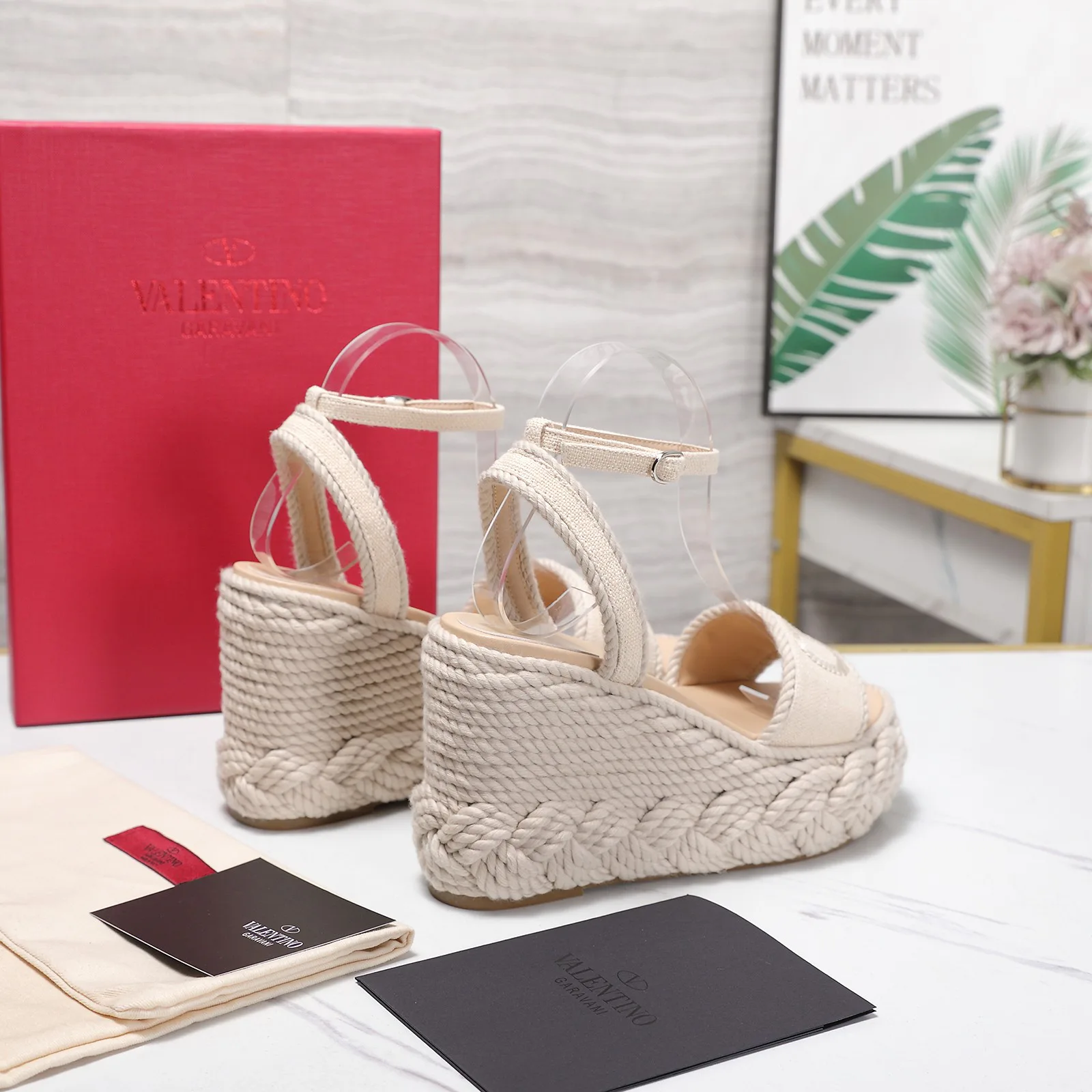 Босоножки Женские Valentino 17371720