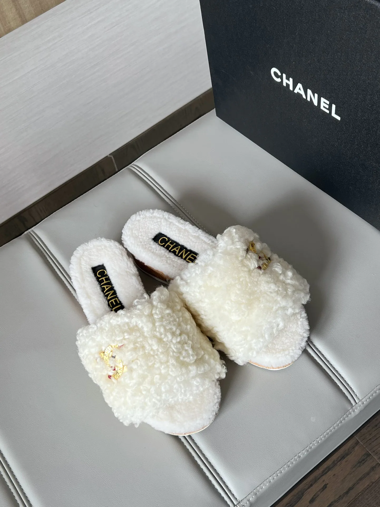 Тапочки Женские Chanel 4539