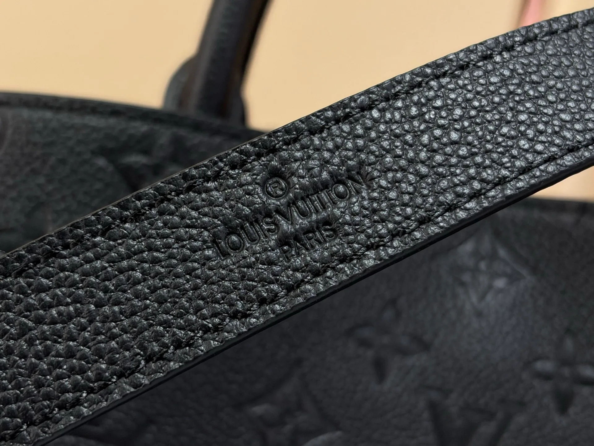 Классические Сумки Женские Louis Vuitton 18240333