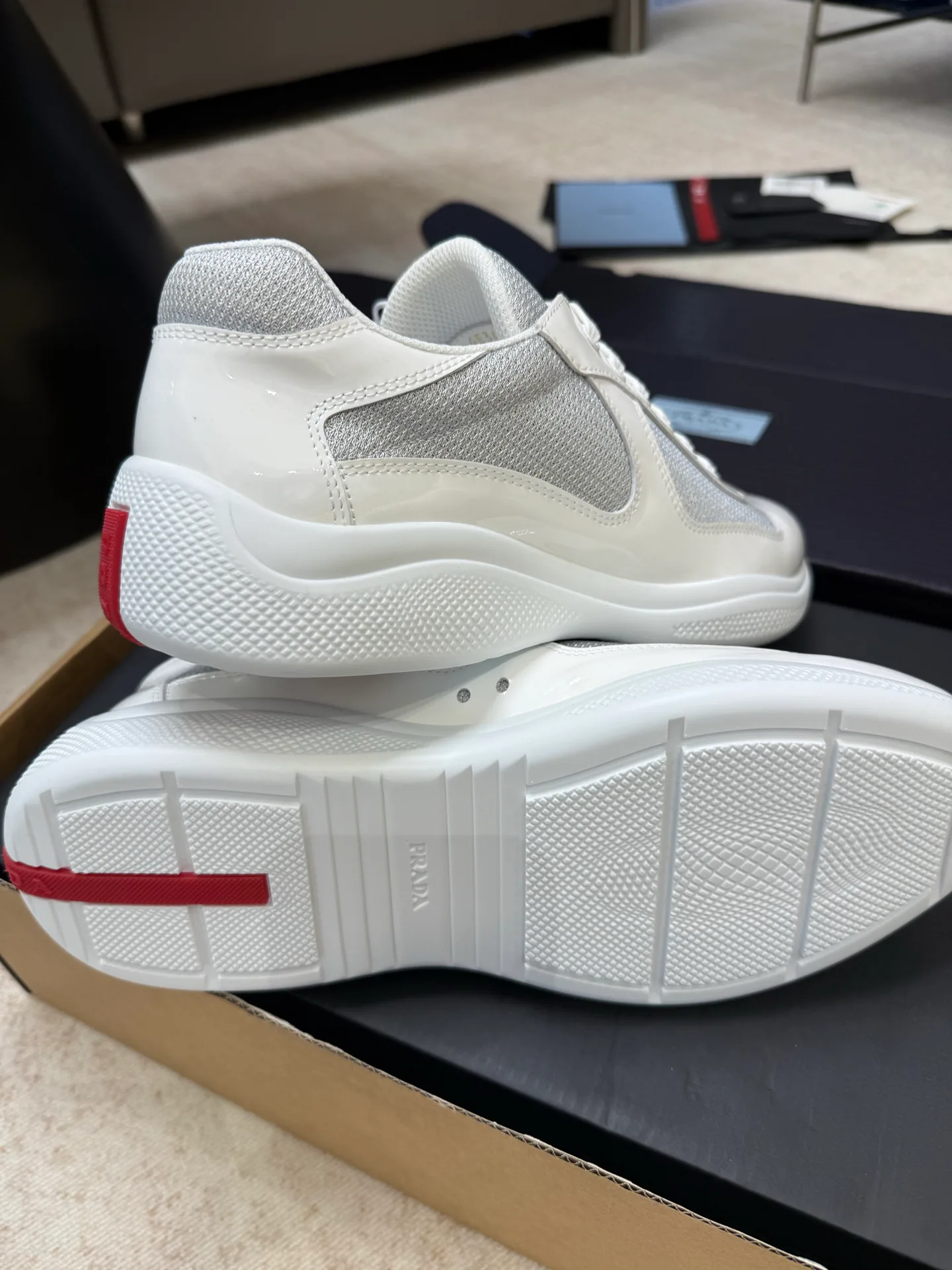 Кроссовки Женские Prada 11411015