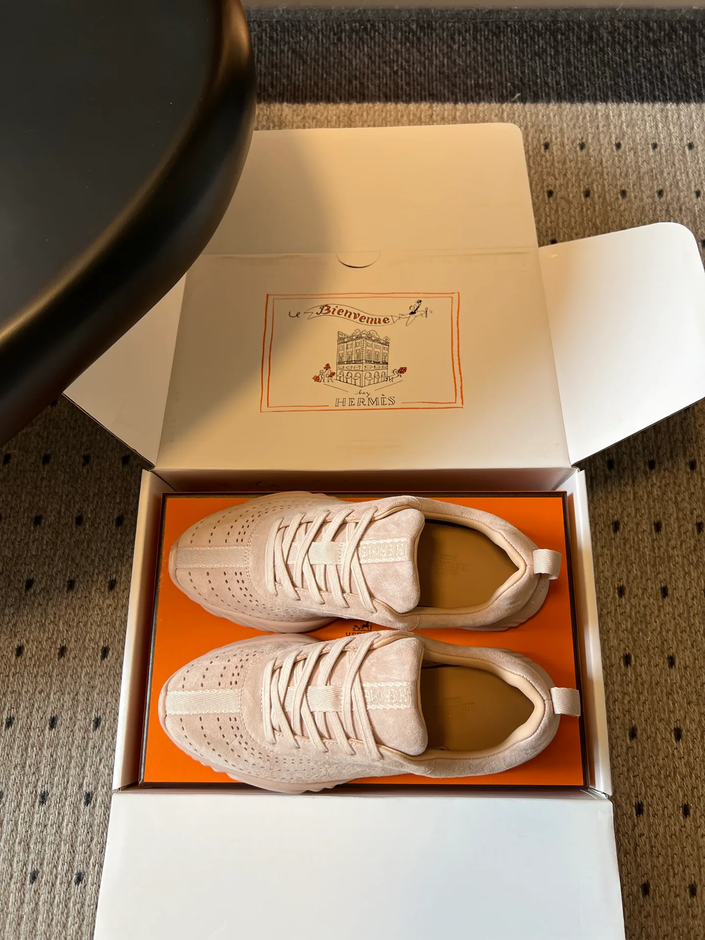 Кроссовки Женские Hermes 17625150