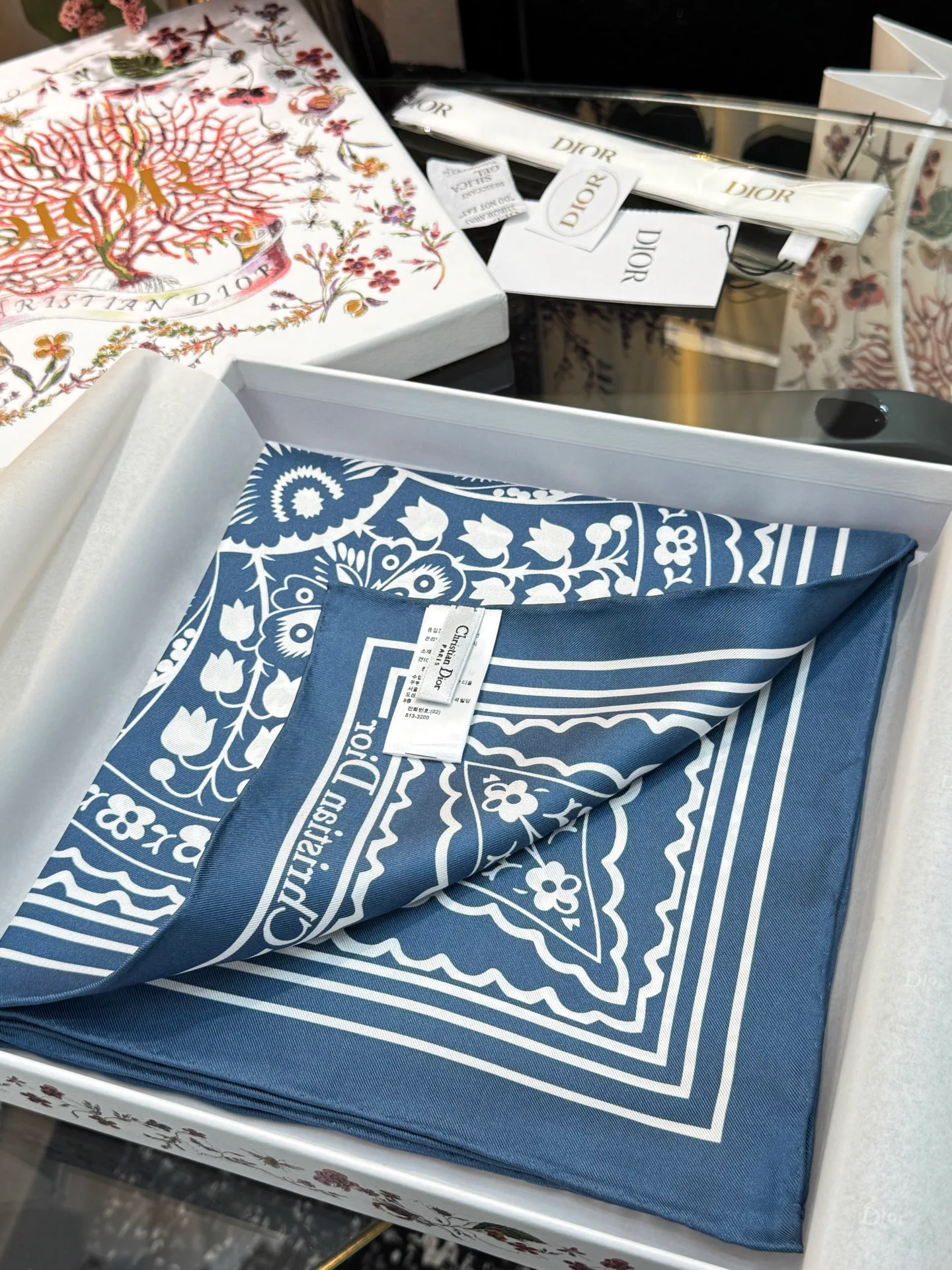 Шарфы Christian Dior 28500