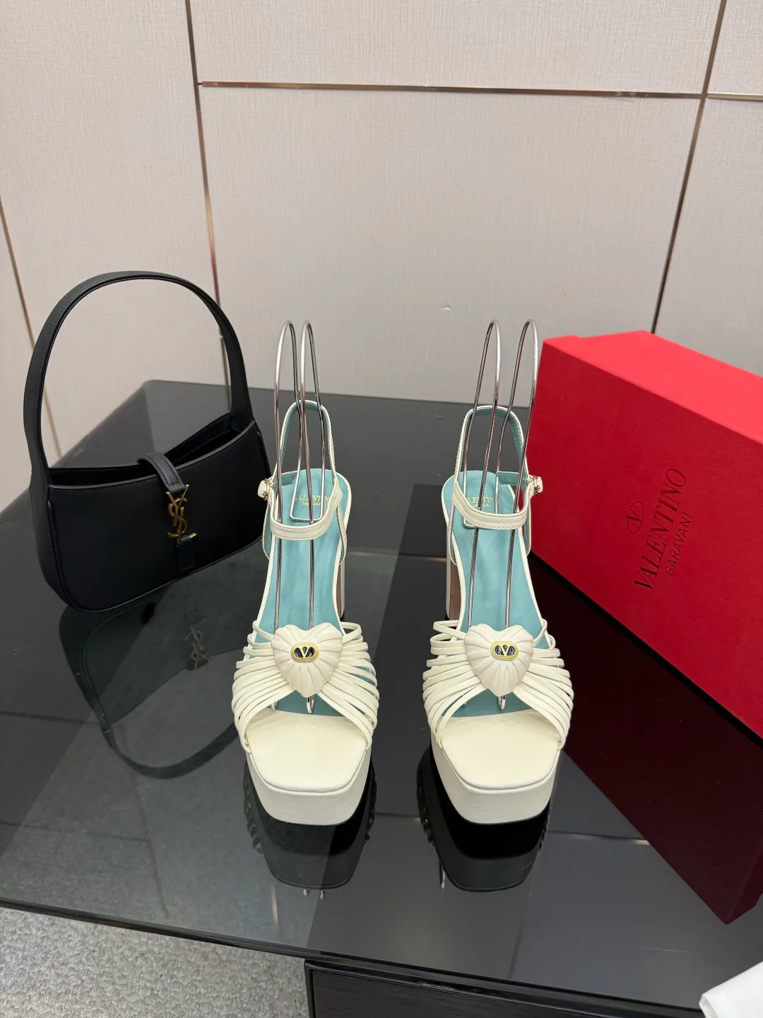 Босоножки Женские Valentino 5052051
