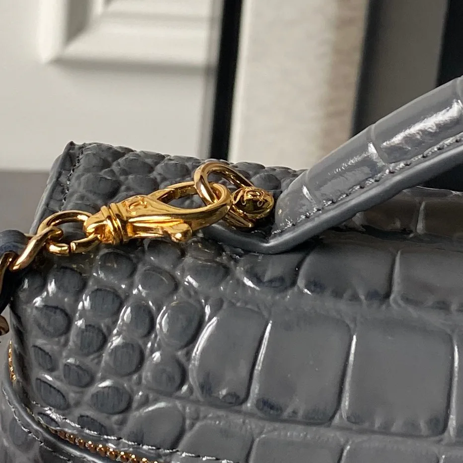 Классические Сумки Женские Chanel 18058240