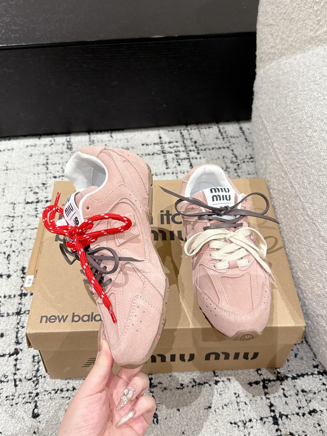 Кроссовки Женские Miu Miu 18409630