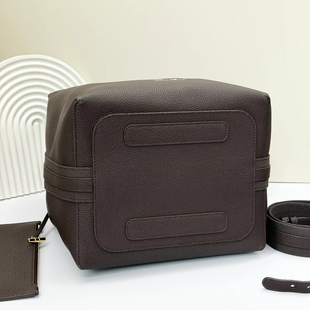 Классические Сумки Женские Loro Piana 11472606