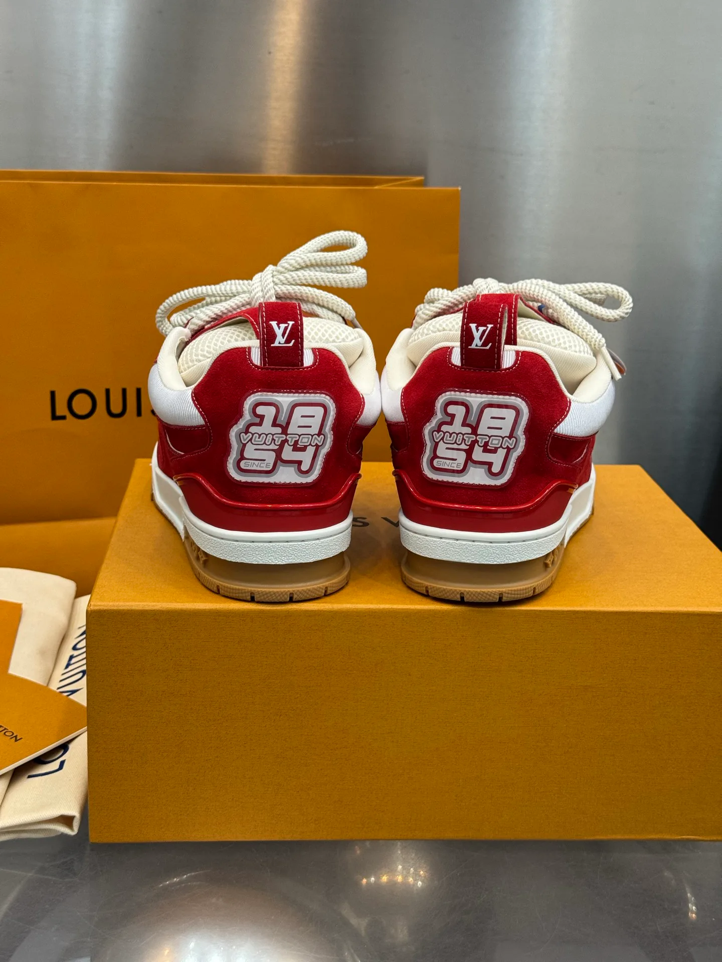 Кроссовки Мужские Louis Vuitton 19073408
