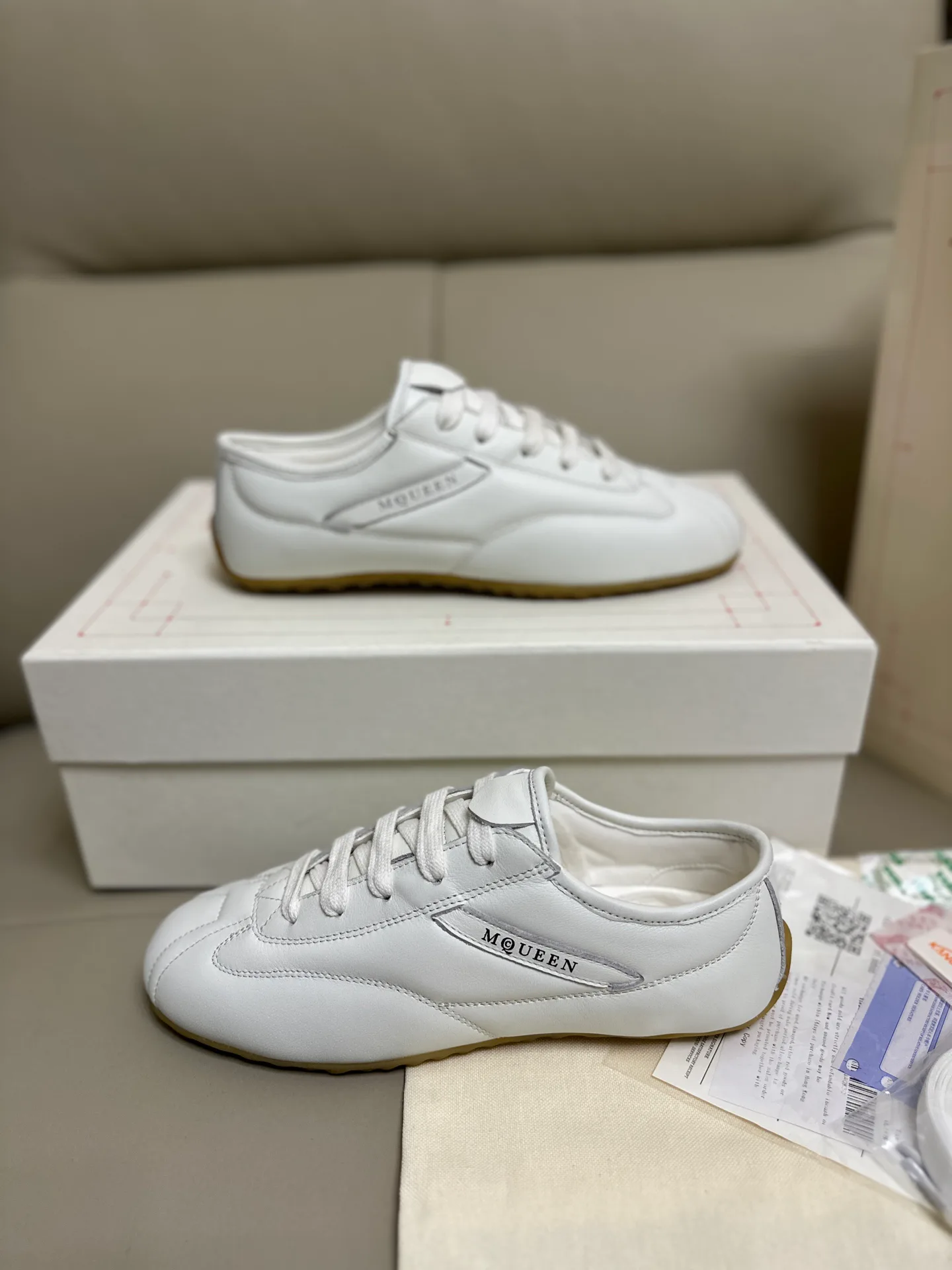 Кроссовки Женские Alexander Mcqueen 18616723
