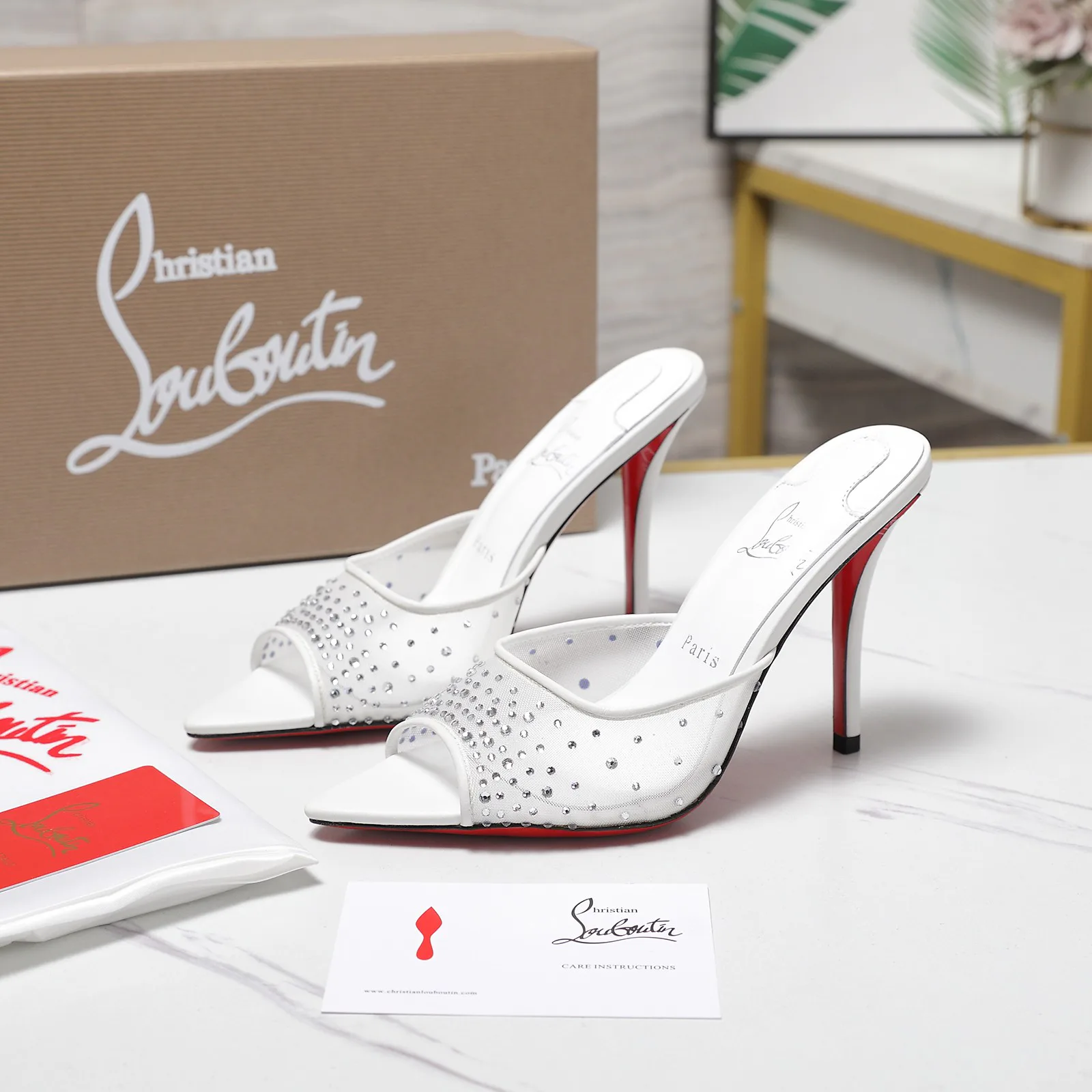 Босоножки Женские Christian Louboutin 1125557