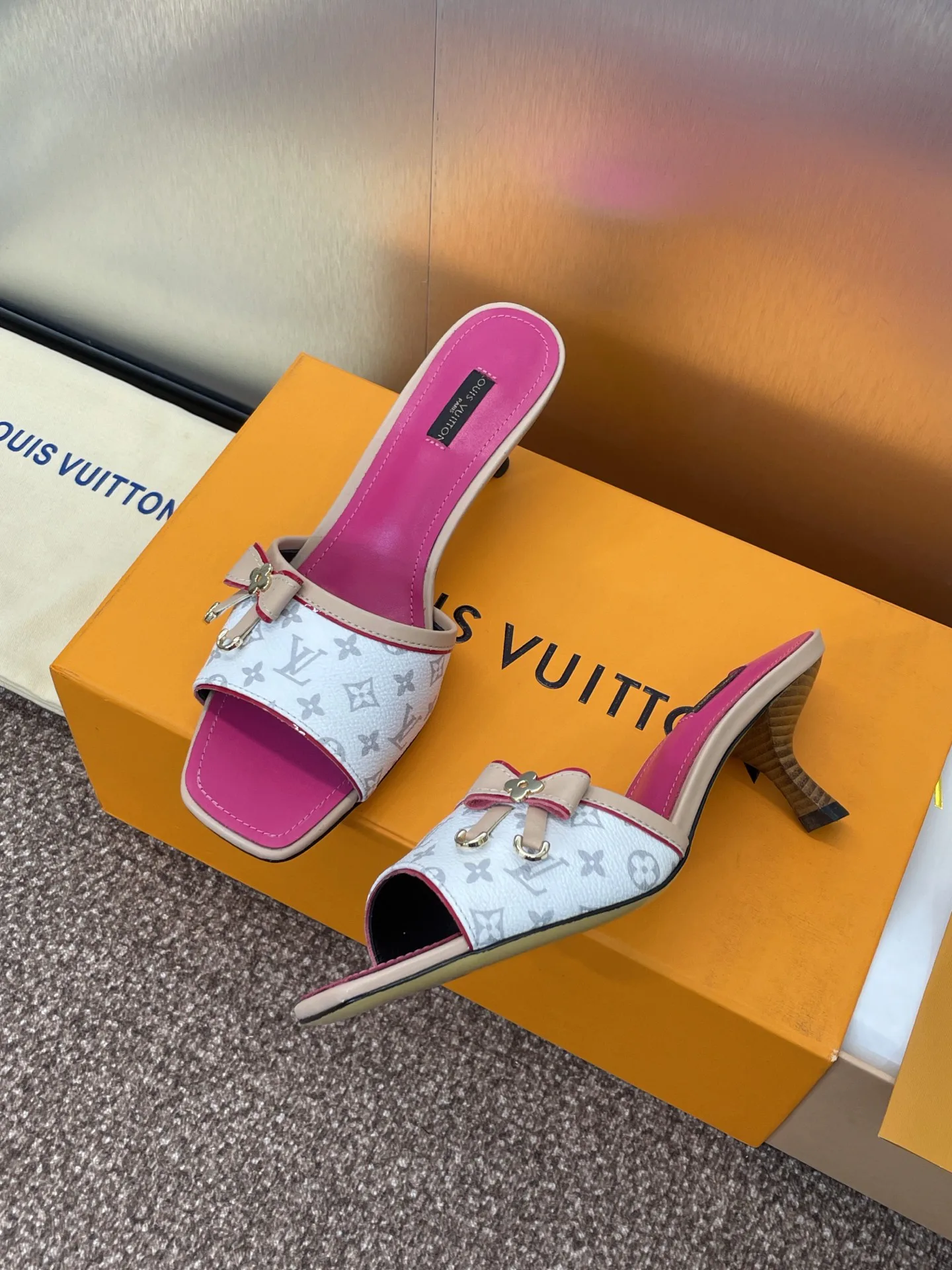 Босоножки Женские Louis Vuitton 36319