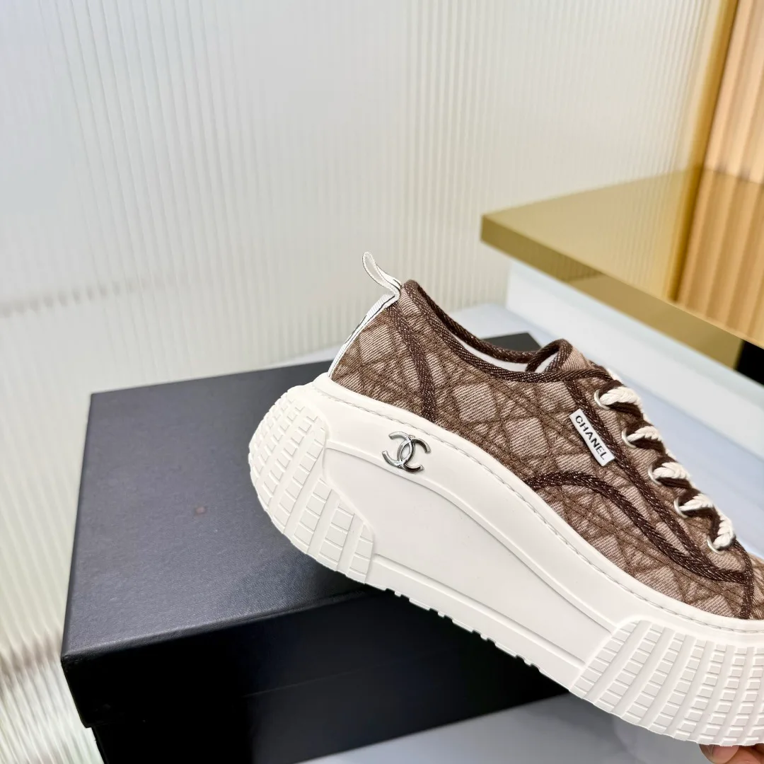 Кроссовки Женские Chanel 18366992